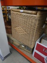 Vintage travelling case plus two wicker baskets