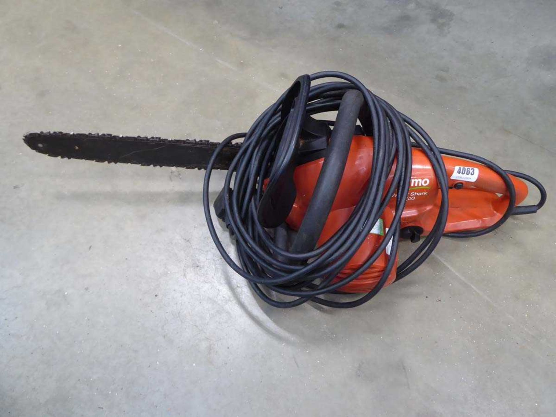 Flymo Woodshark 220 electric chainsaw - Image 2 of 2