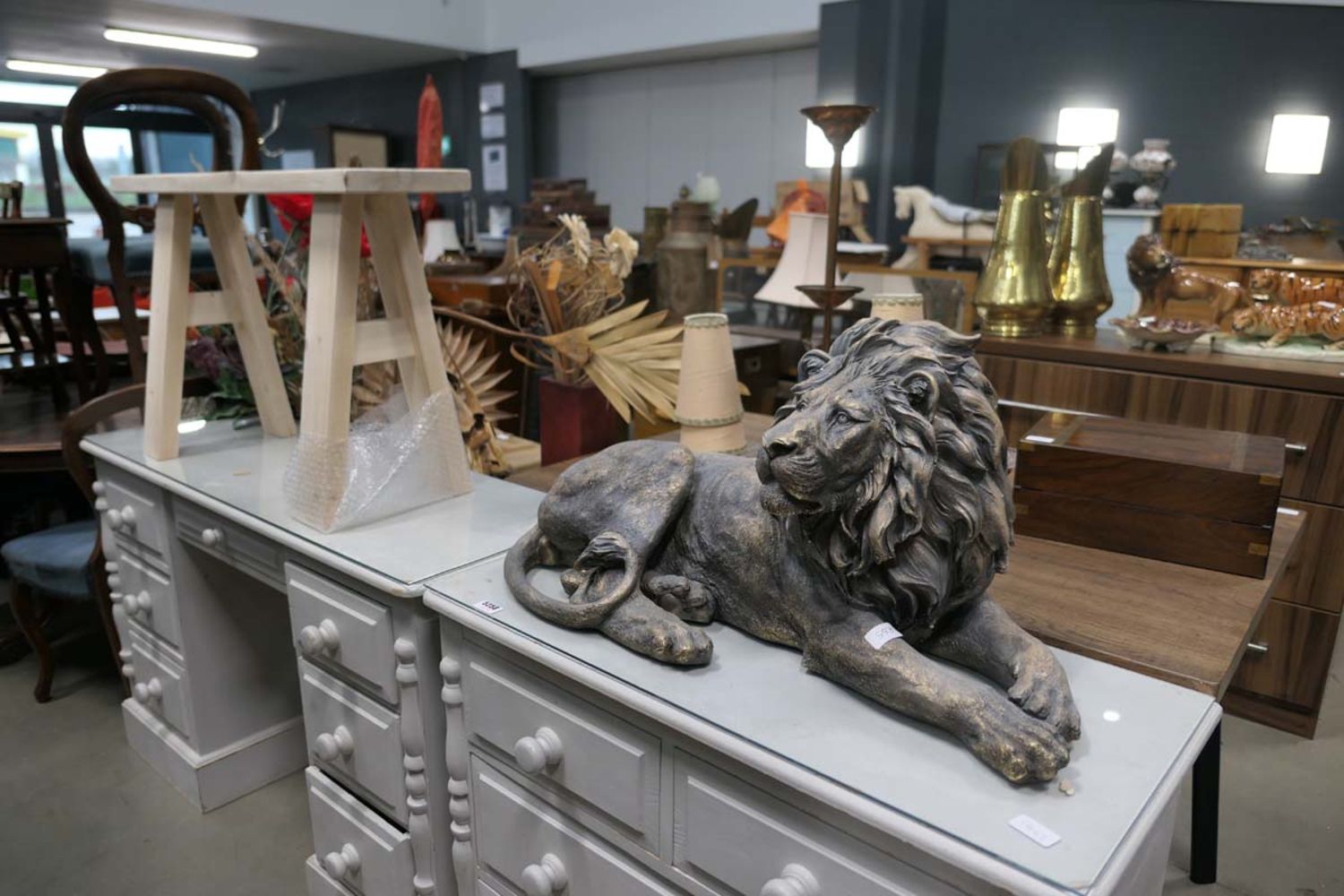 Saleroom 5 Weekly Furniture & Effects