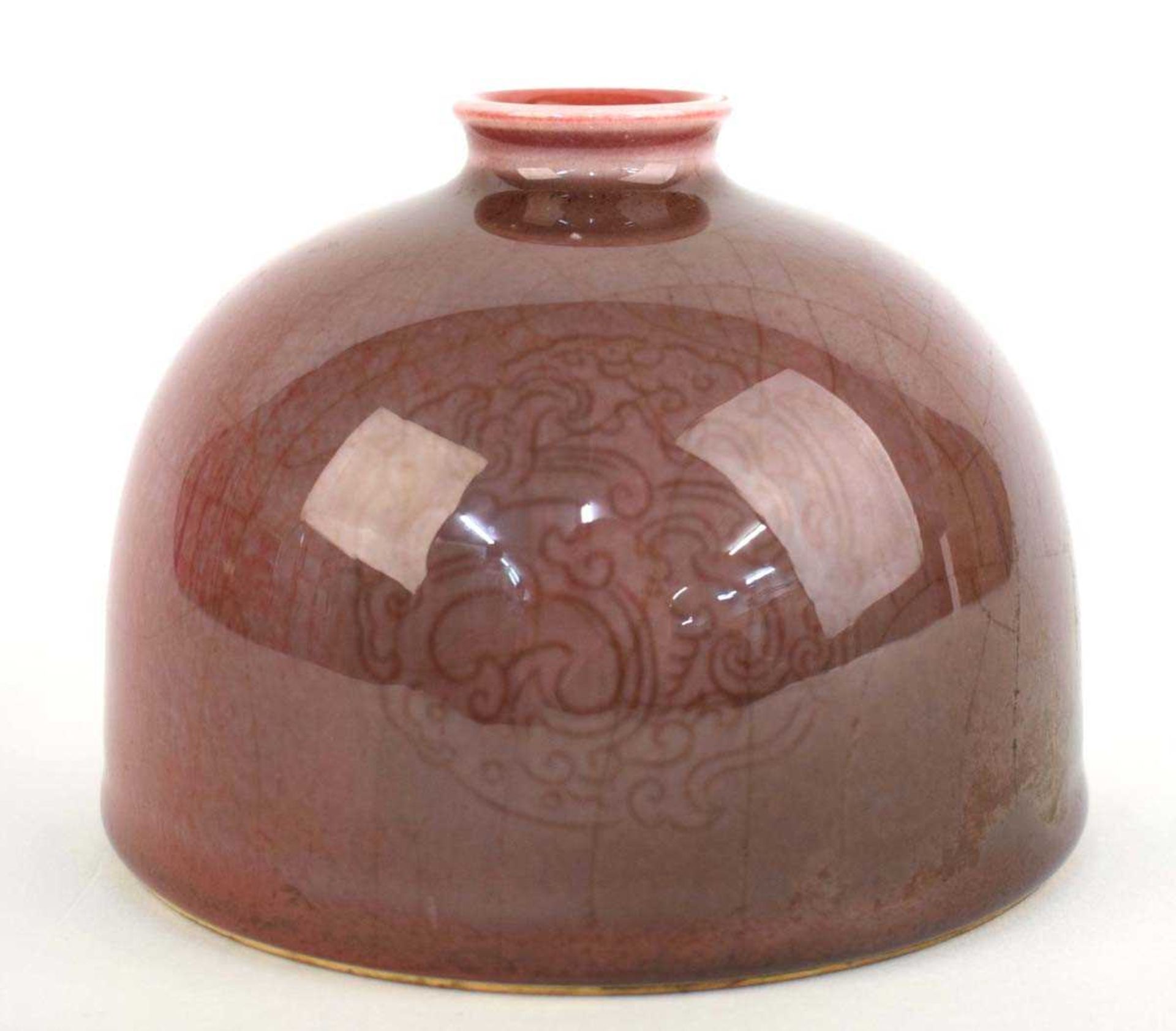 A Chinese sang de boeuf crackle glaze water pot of squat form, Kangxi mark to base, h. 9 cm, d. 12.5 - Image 3 of 12