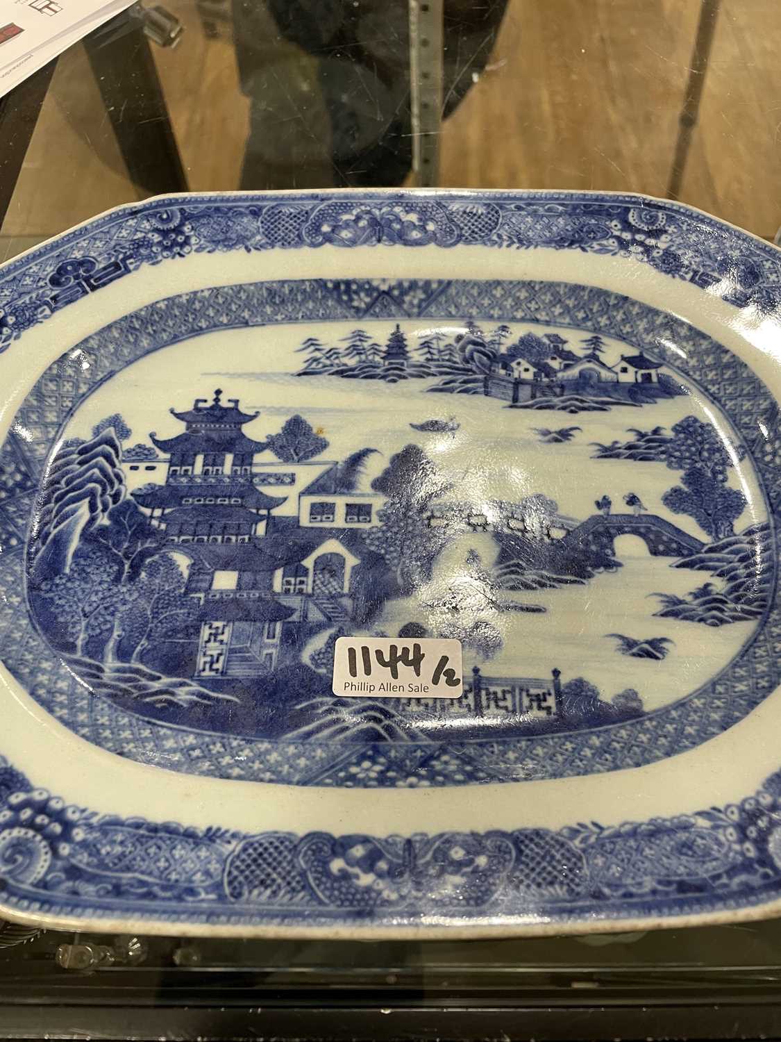 A Chinese blue and white willow pattern charger of typical form, w. 40.5 cm, together with a similar - Image 7 of 33