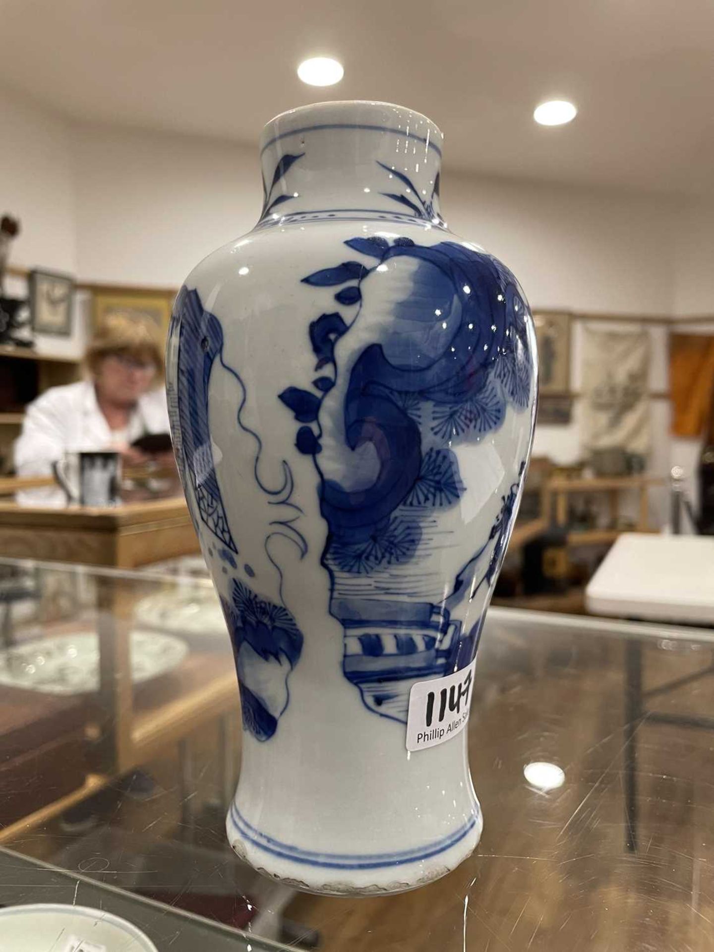 A Chinese blue and white blossom pattern brush pot of cylindrical form on a fixed hardwood base, - Image 31 of 54