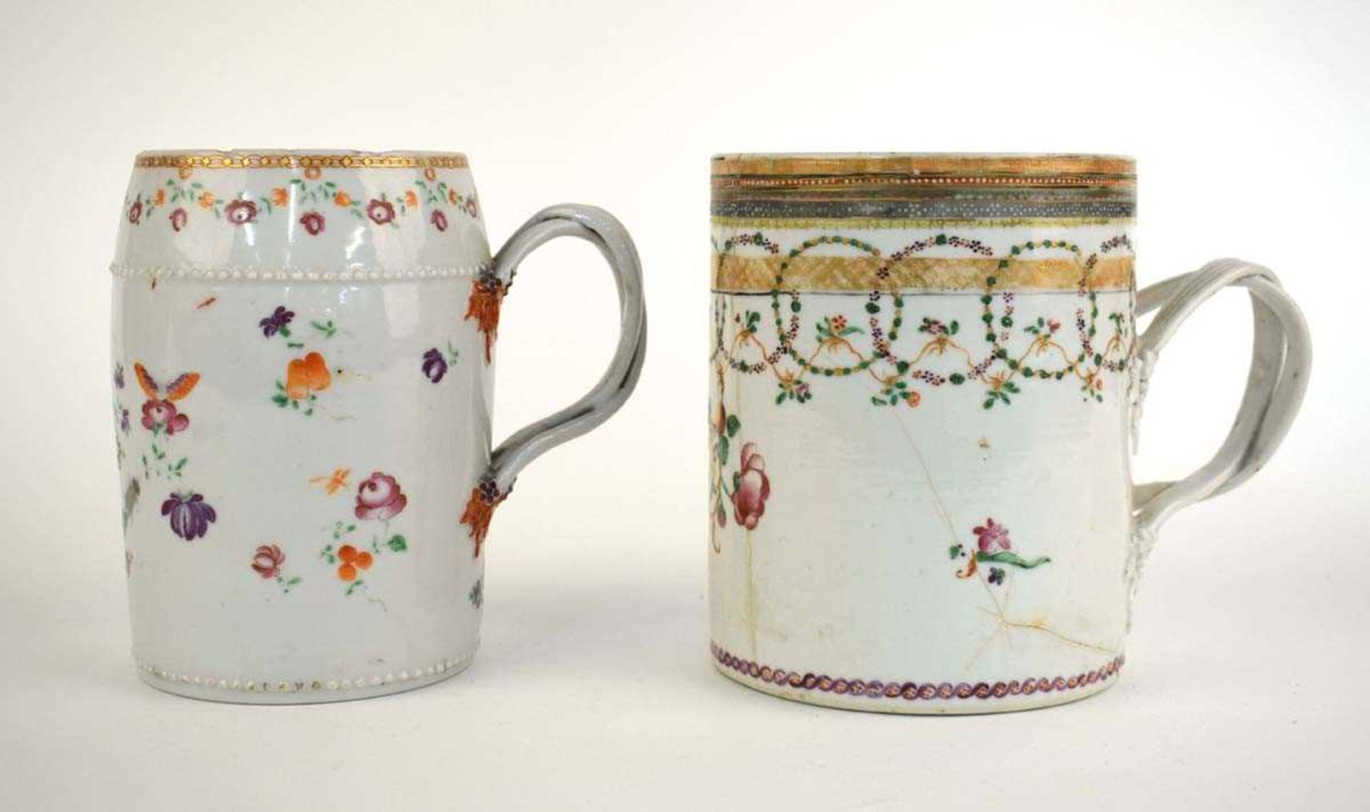 A Chinese Export famille rouge tankard with entwined handle decorated in the European manner, h.