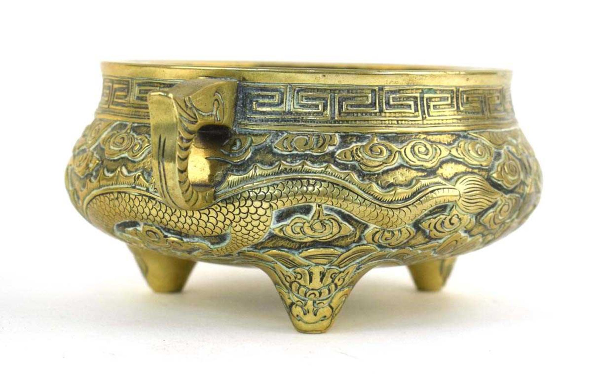 A 19th century Chinese bronze two handled censer relief decorated with stylised dragons on three - Bild 3 aus 15