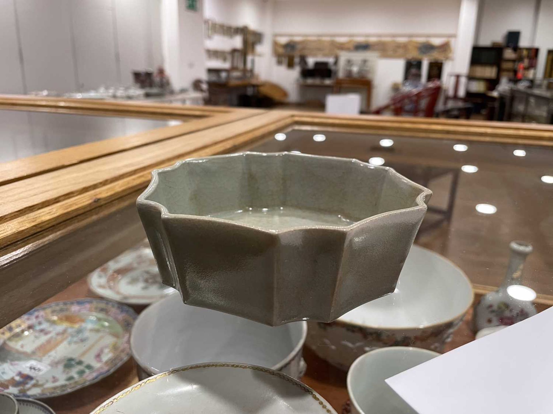 A Chinese celadon saucer of circular form, d. 12.5 cm, together with a group of other celadon and - Bild 28 aus 49