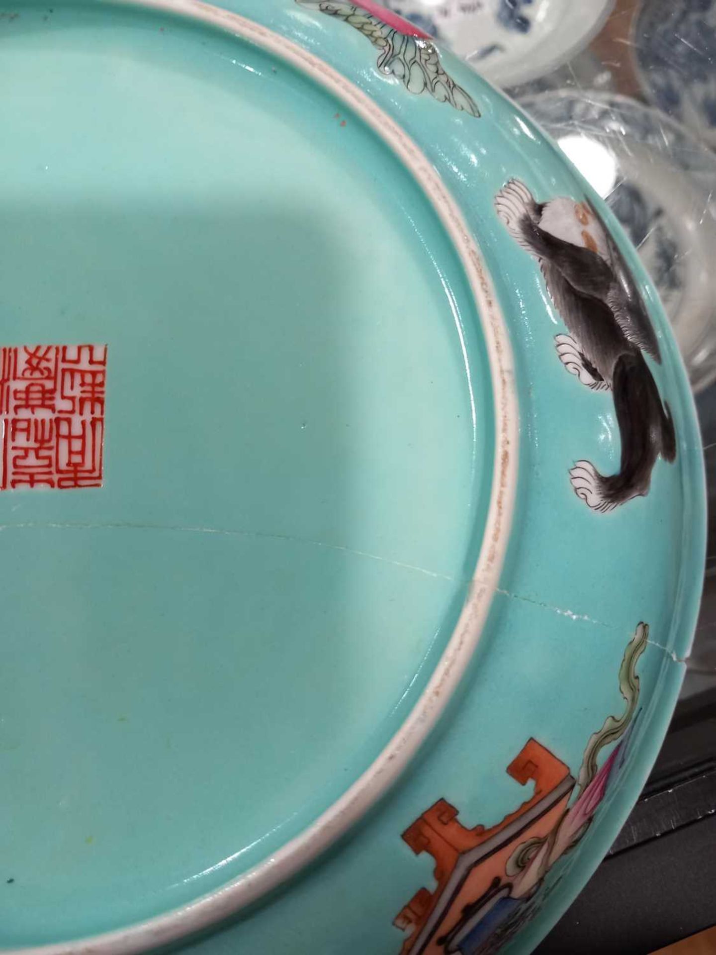 A Cantonese shallow dish all over decorated in coloured enamels with Pekingese dogs, d. 23.5 cm, - Bild 21 aus 41