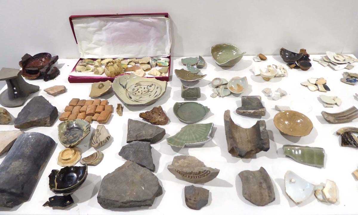 A large quantity of Chinese and other pottery fragments (qty) *from the collection of Phillip