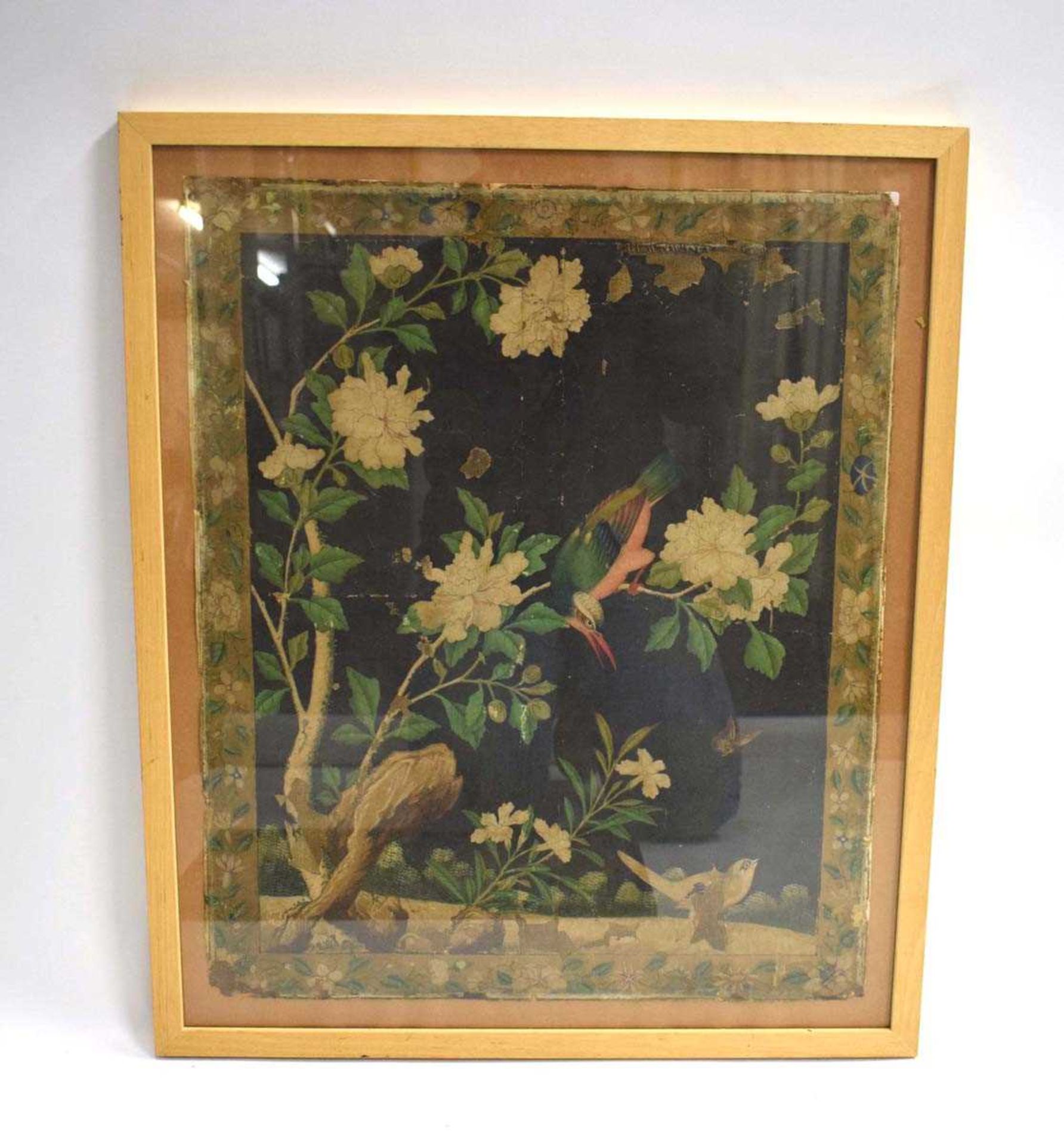 A Chinese painting on fabric depicting an exotic bird resting upon a branch in full bloom, within - Bild 2 aus 18