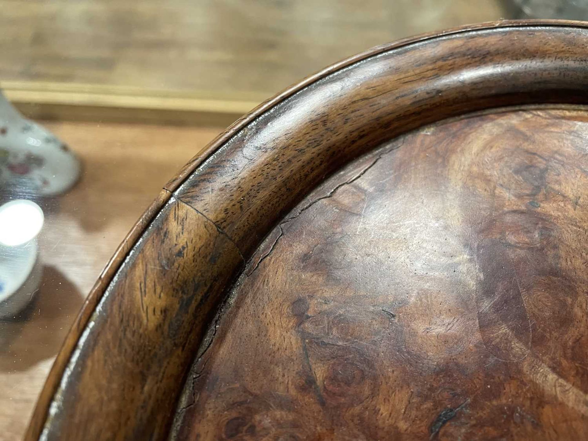 A 19th century Eastern rosewood charger, profusely inlaid with fine wire threads in a scrolled - Image 14 of 16