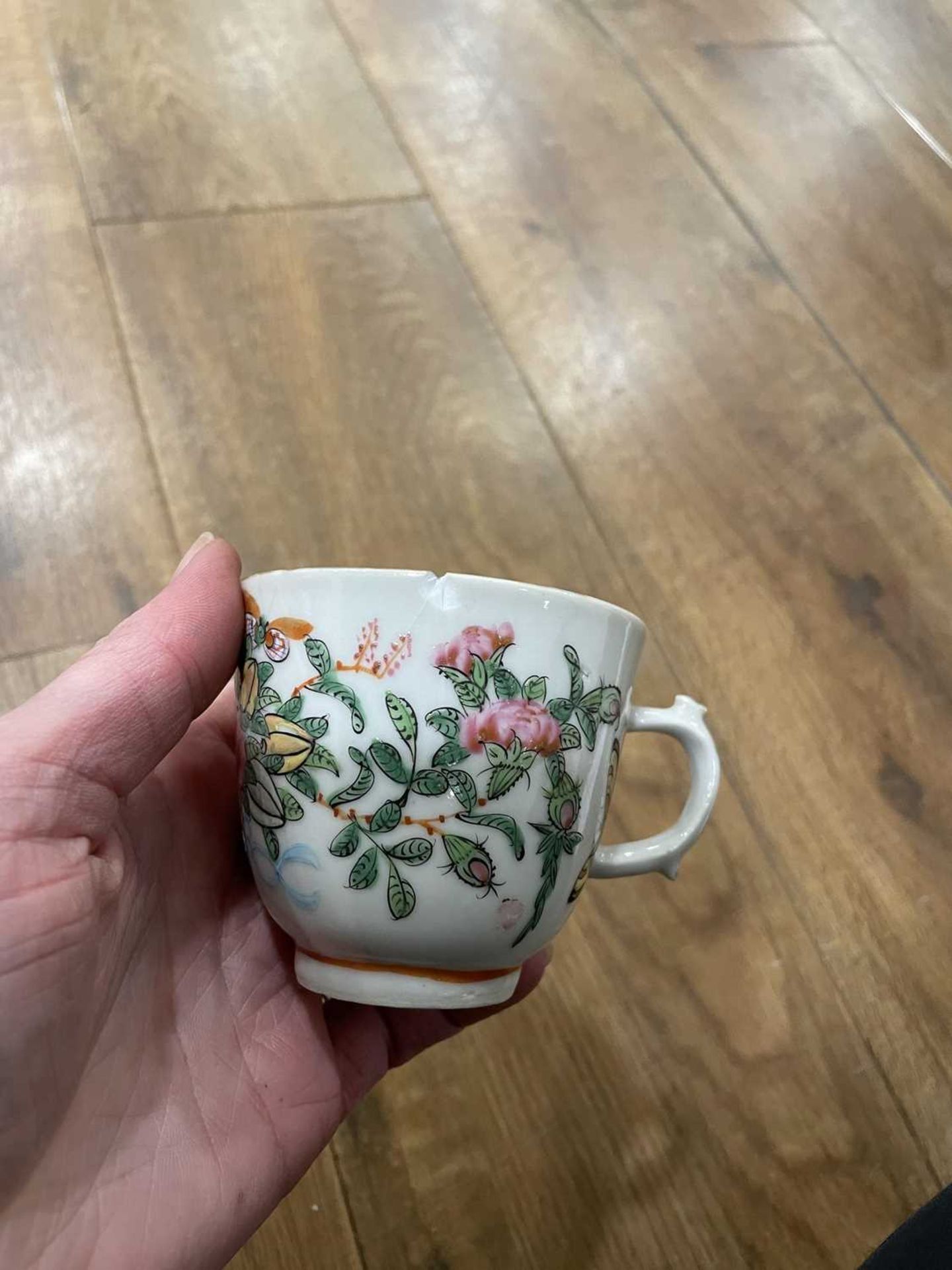 Twelve matching Chinese and other tea bowls, cups and saucers, each decorated in a different - Image 27 of 114