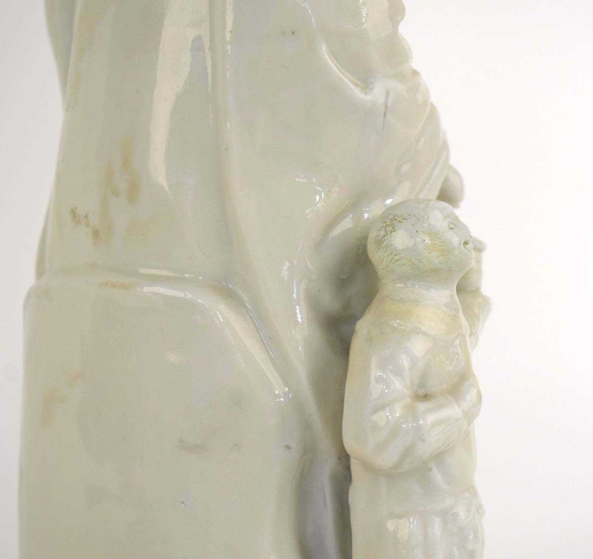 A Chinese blanc de chine figure modelled as Guanyin and her infant companion, h. 32 cm, w. 11 cm, d. - Image 5 of 11