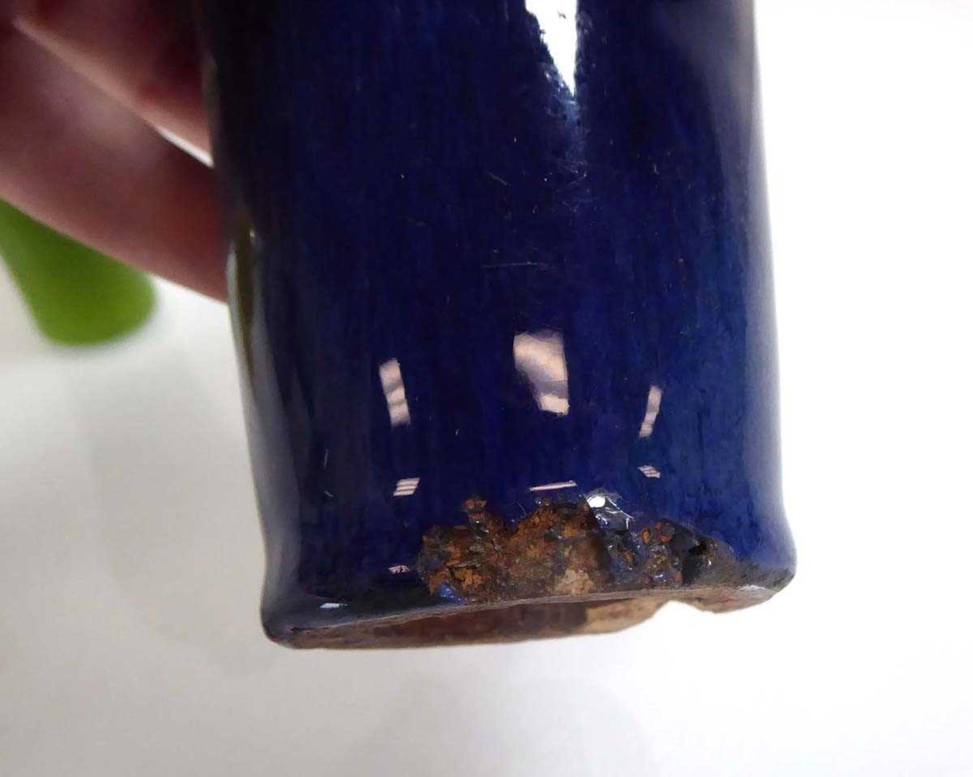 A Chinese kingfisher blue glazed bottle vase, h. 23.5 cm, d. 5cm, together with five further - Image 8 of 9