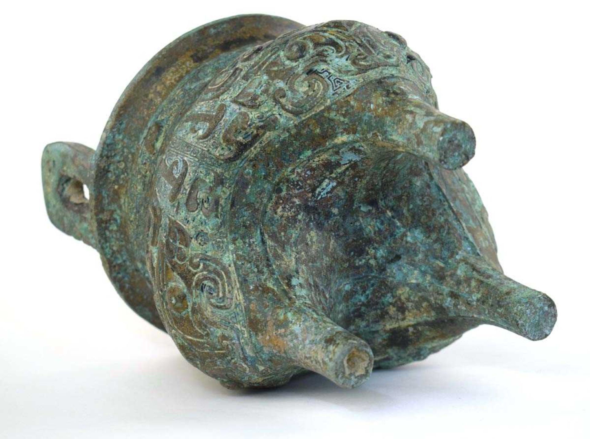 A Chinese green patinated bronze incense burner of archaic form, the triform base decorated with - Bild 5 aus 29