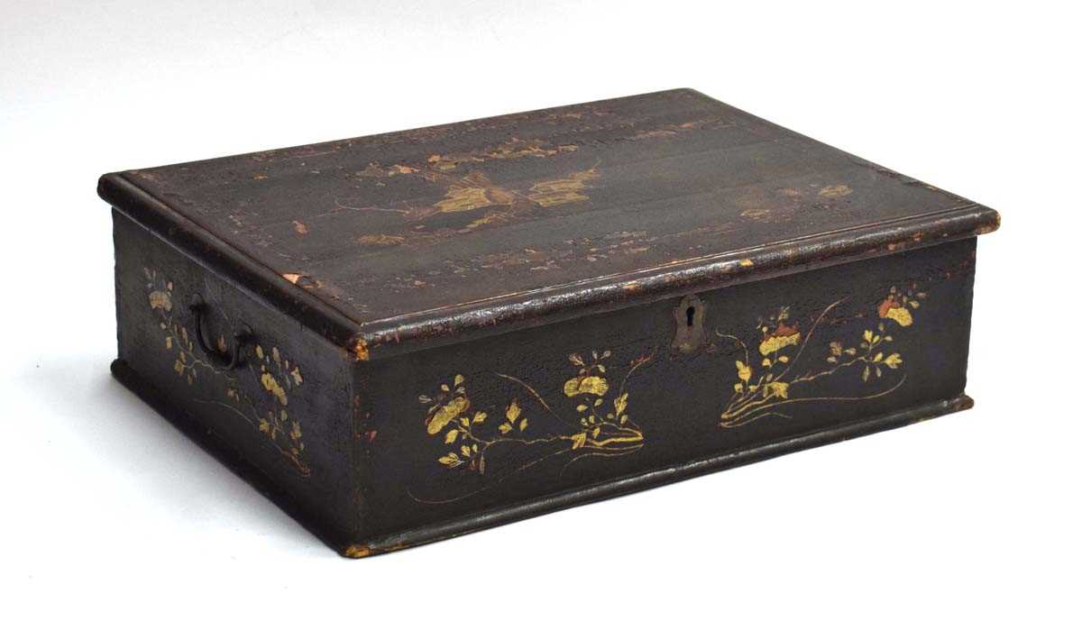 A Chinese Export table top work box, relief decorated with a mountainous landscape, w. 54 cm, - Image 3 of 7