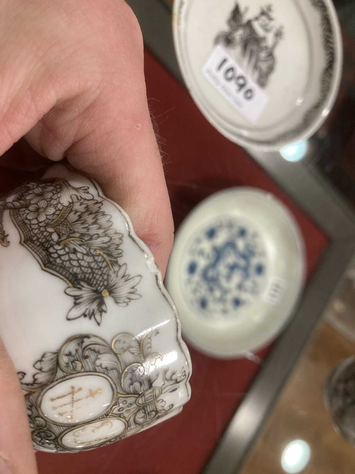 Eleven items of Chinese en-grisaille decorated porcelain including a tea bowl and matching saucer, - Image 28 of 31