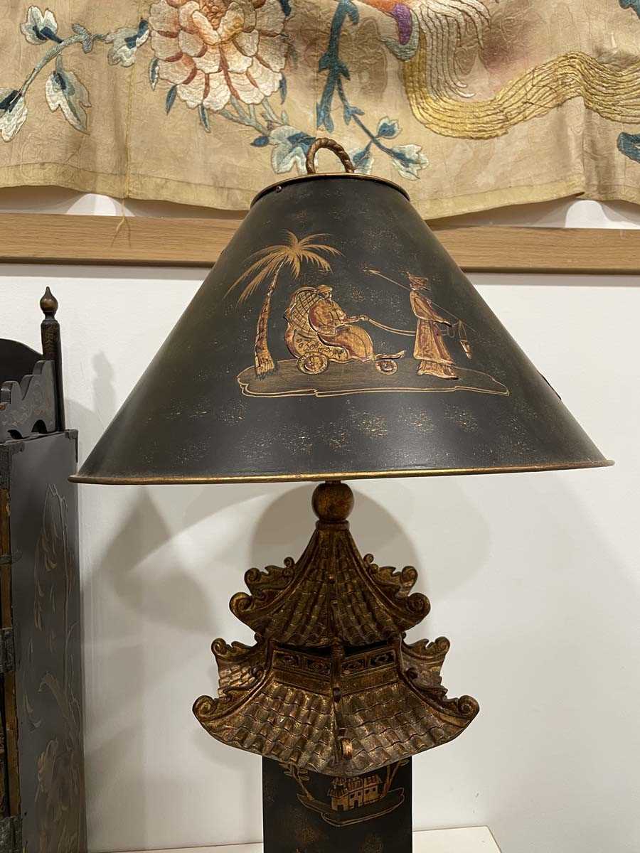 A pair of late 20th century chinoiserie table lamps, the black shades with gilded relief detail over - Image 12 of 17