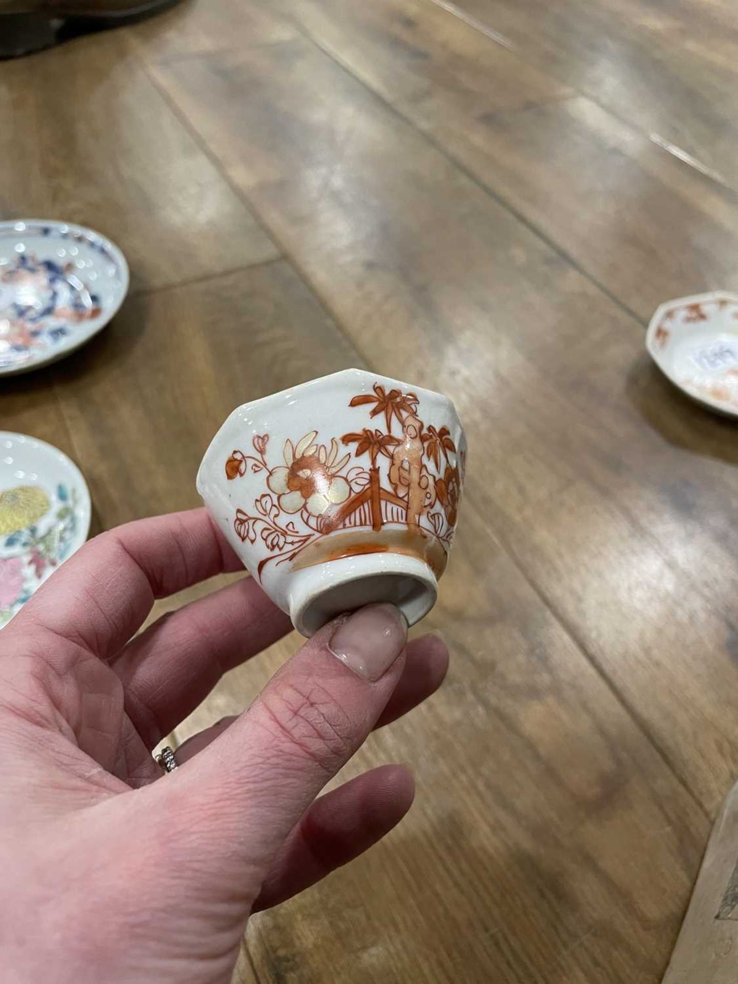 Twelve matching Chinese and other tea bowls, cups and saucers, each decorated in a different - Image 105 of 114