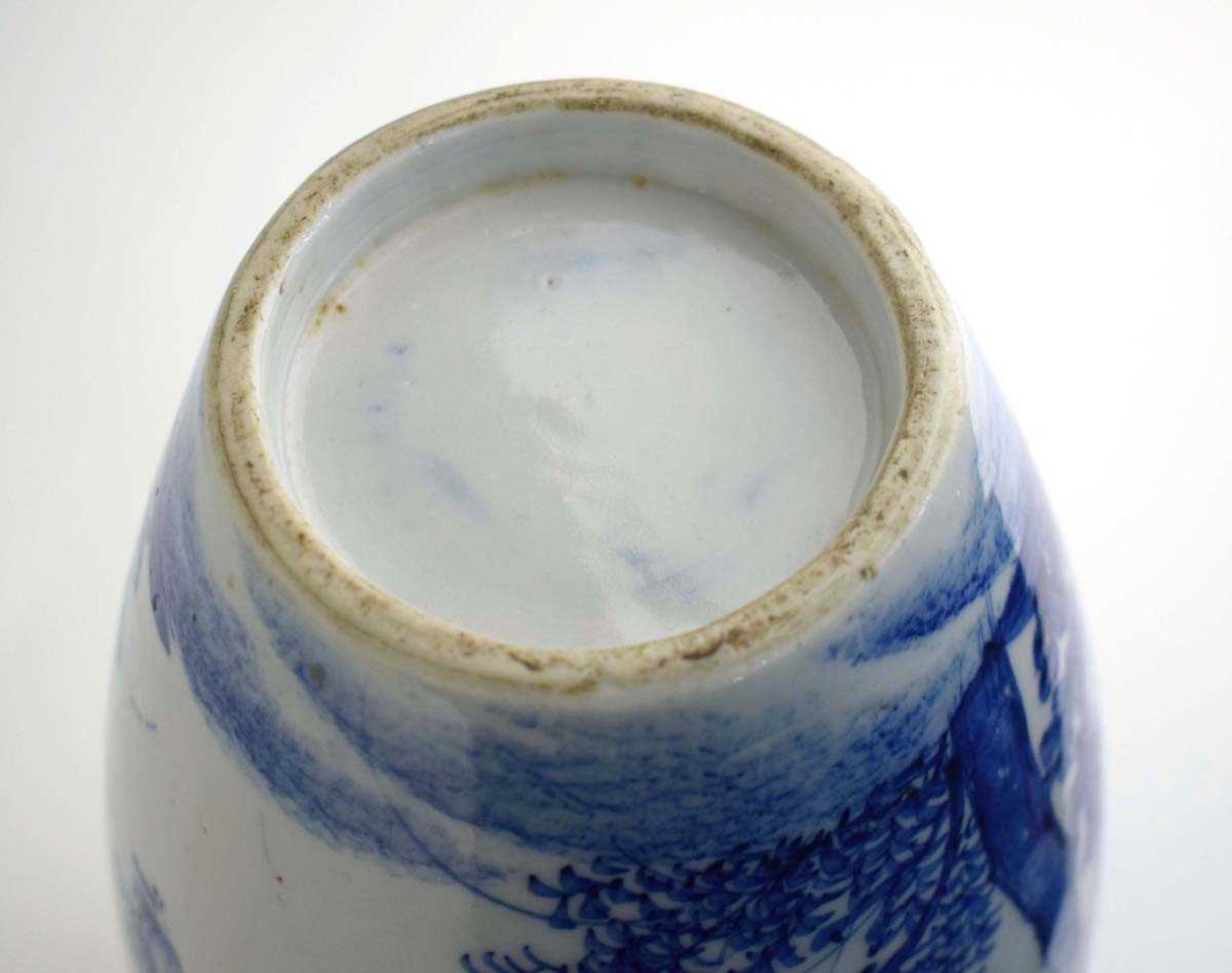 A Chinese blue and white blossom pattern brush pot of cylindrical form on a fixed hardwood base, - Image 4 of 54