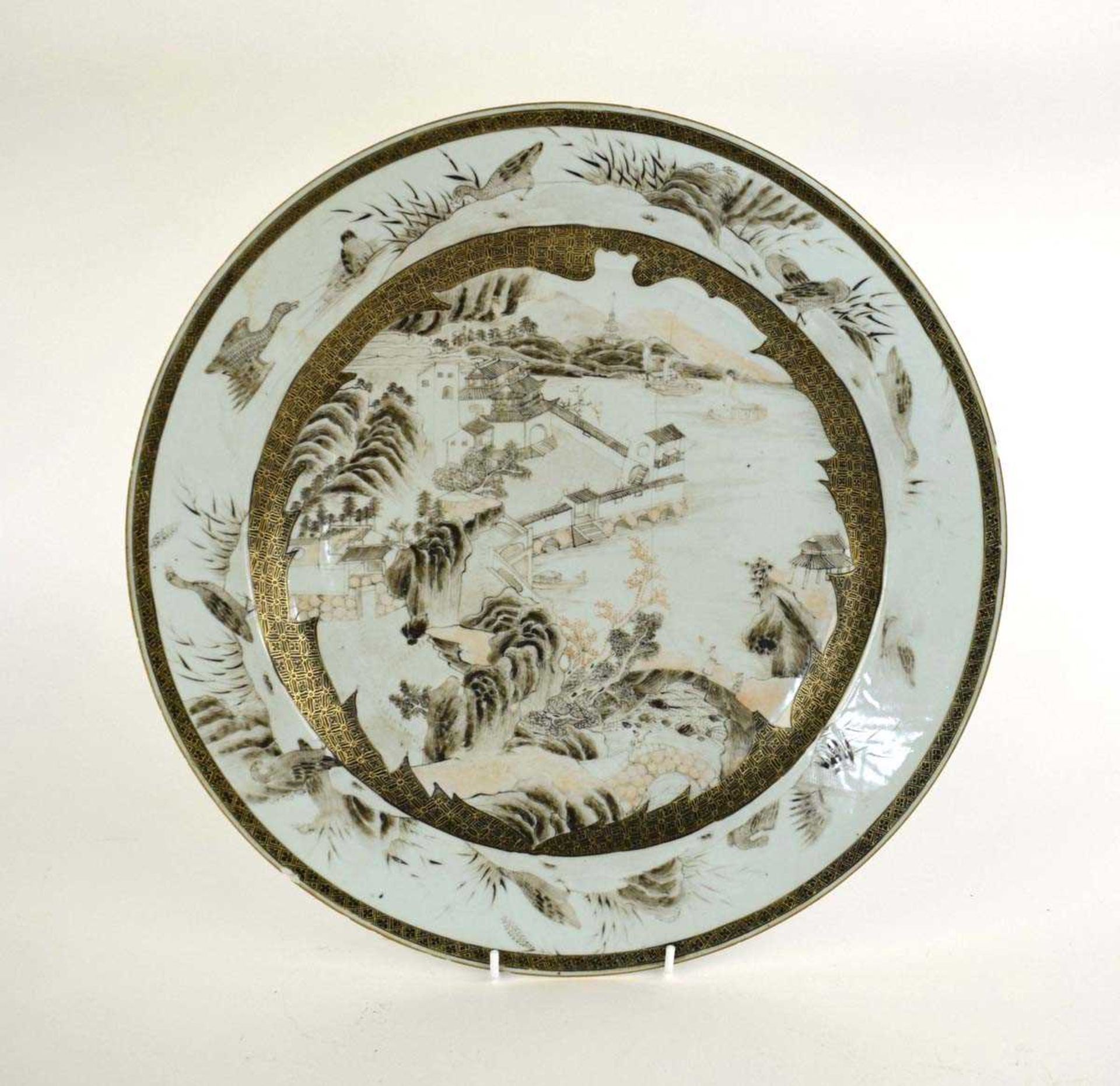 A Chinese en-grisaille charger decorated with an extensive landscape, d. 39.5 cm, together with a - Bild 2 aus 20