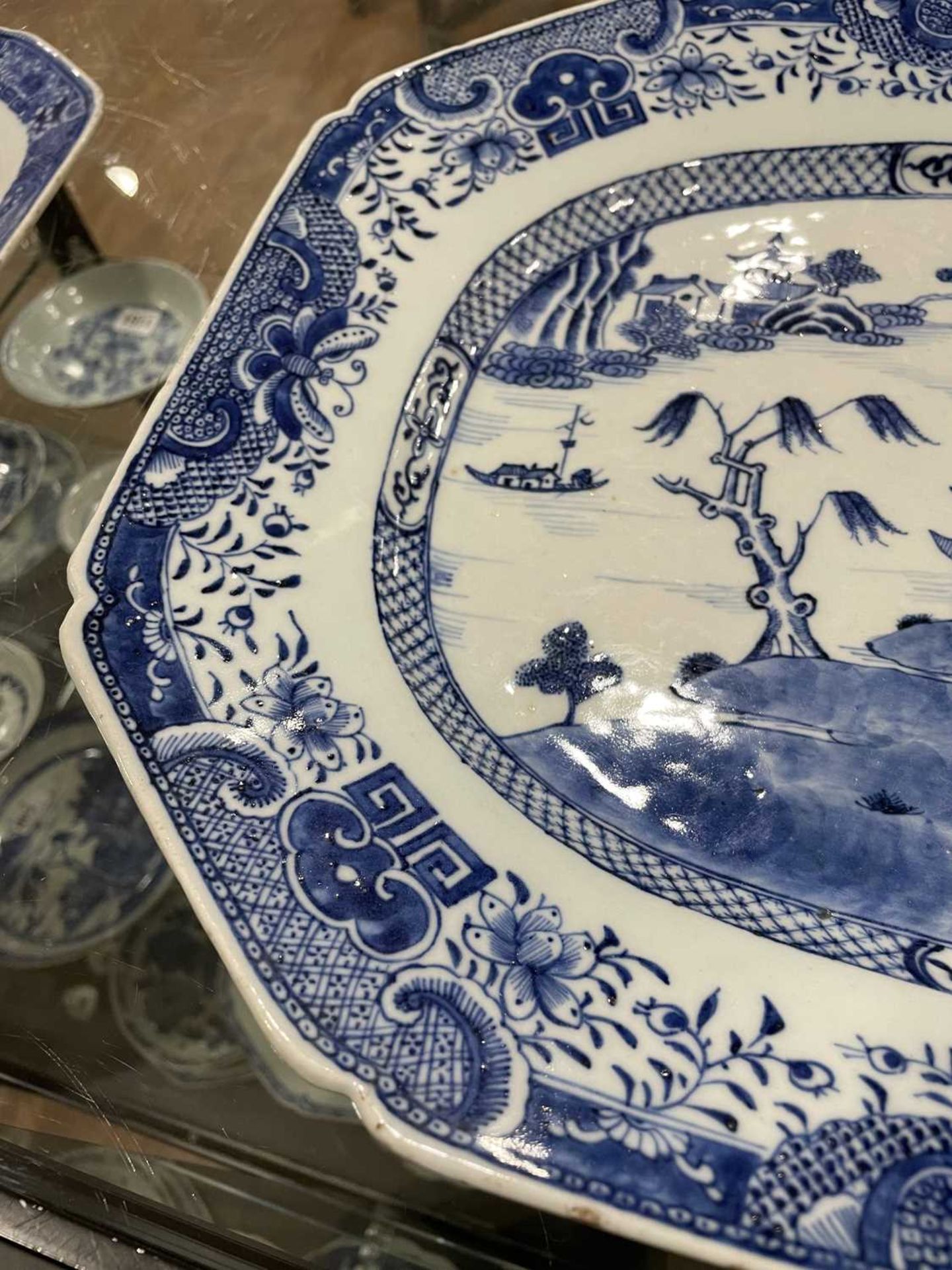 A Chinese blue and white willow pattern charger of typical form, w. 40.5 cm, together with a similar - Image 22 of 33