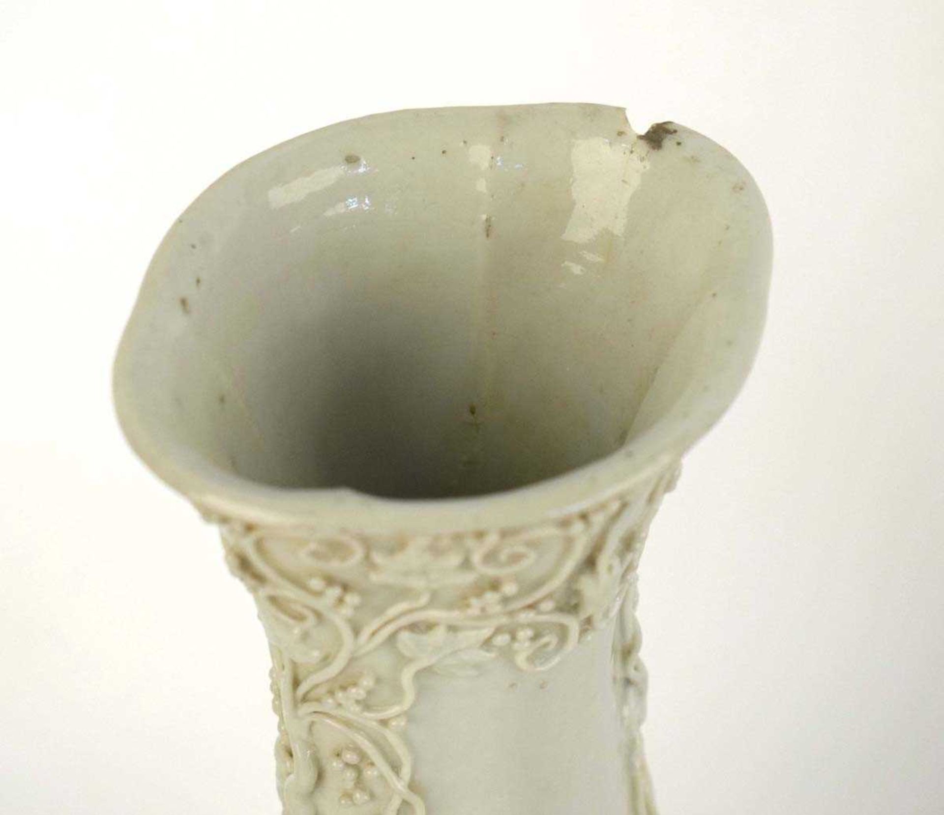 A Chinese blanc de chine flask, relief decorated with foliate vines, h. 30 cm, w. 14 cm, d. 8 cm, - Image 3 of 24