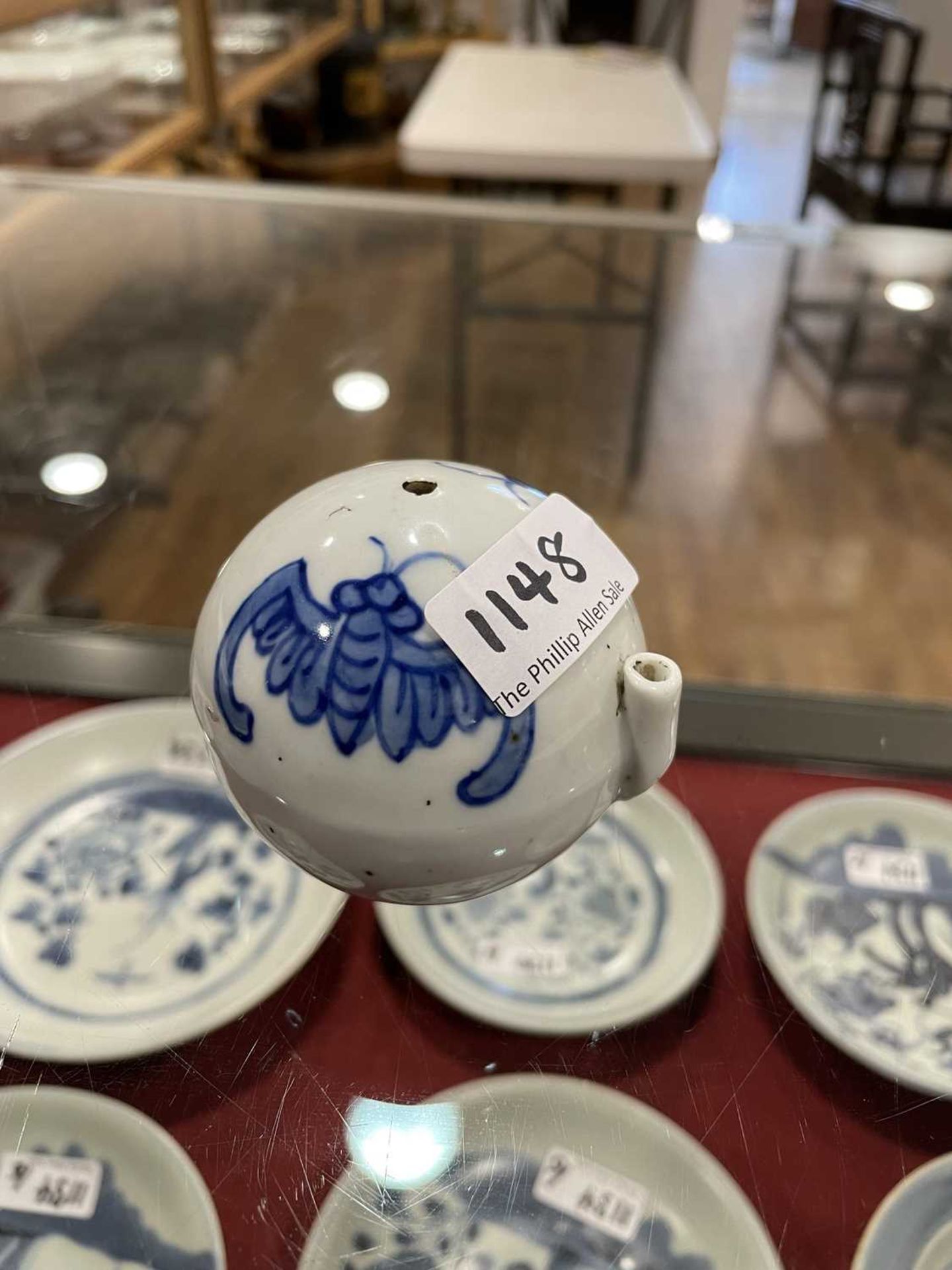 A mixed group of Chinese and other blue and white ceramics including beads, lidded vases, caddies - Image 62 of 82