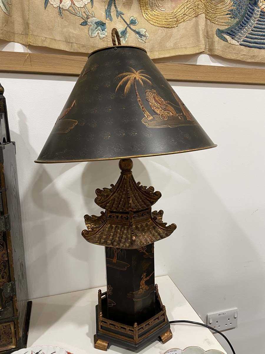 A pair of late 20th century chinoiserie table lamps, the black shades with gilded relief detail over - Image 10 of 17