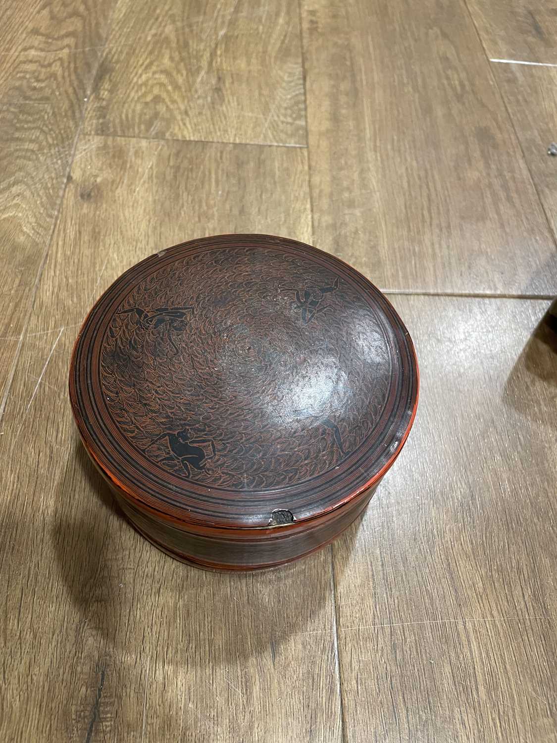 A Japanese lacquer work charger decorated with a view of Mount Fuji, d. 33 cm, together with a - Image 30 of 46