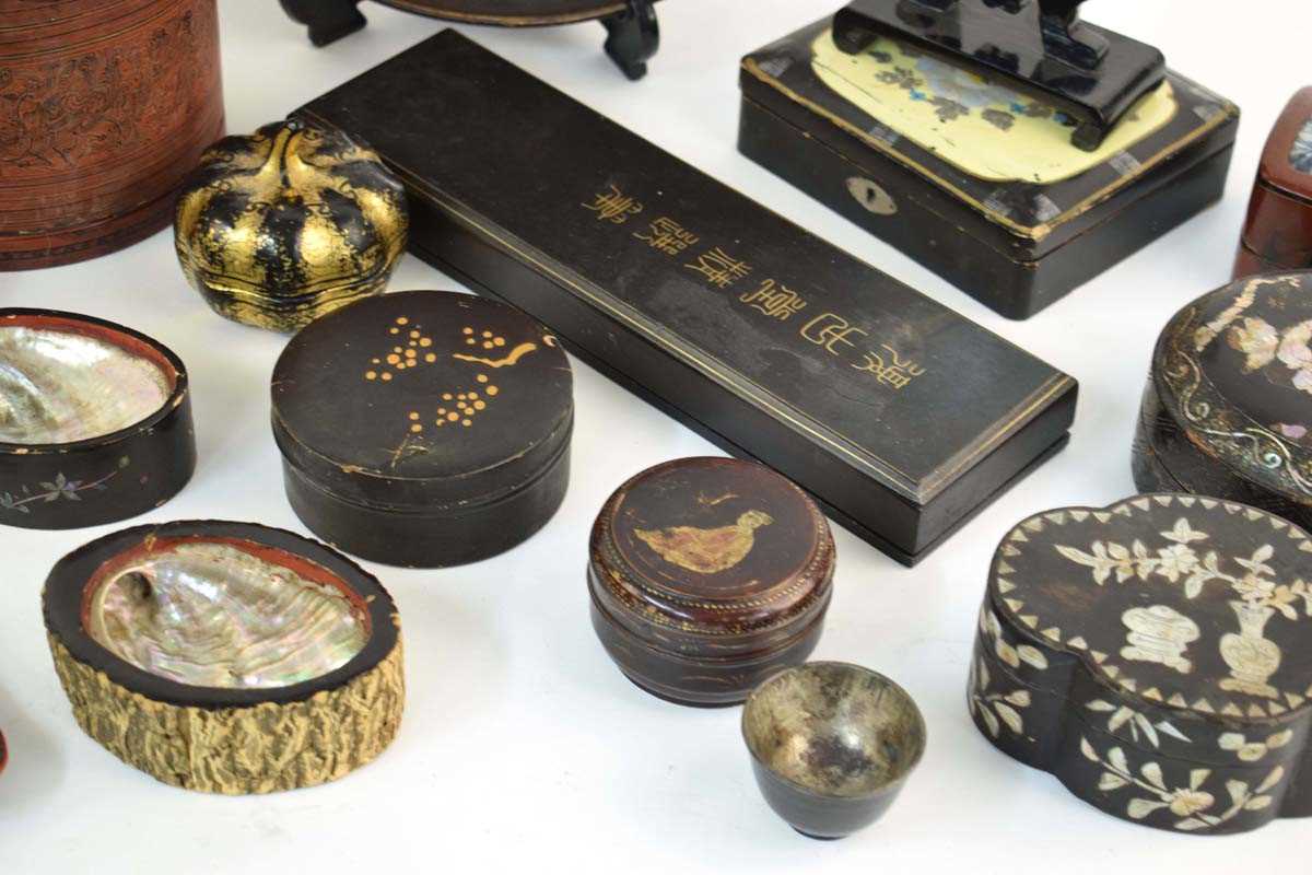 A Japanese lacquer work charger decorated with a view of Mount Fuji, d. 33 cm, together with a - Image 3 of 46