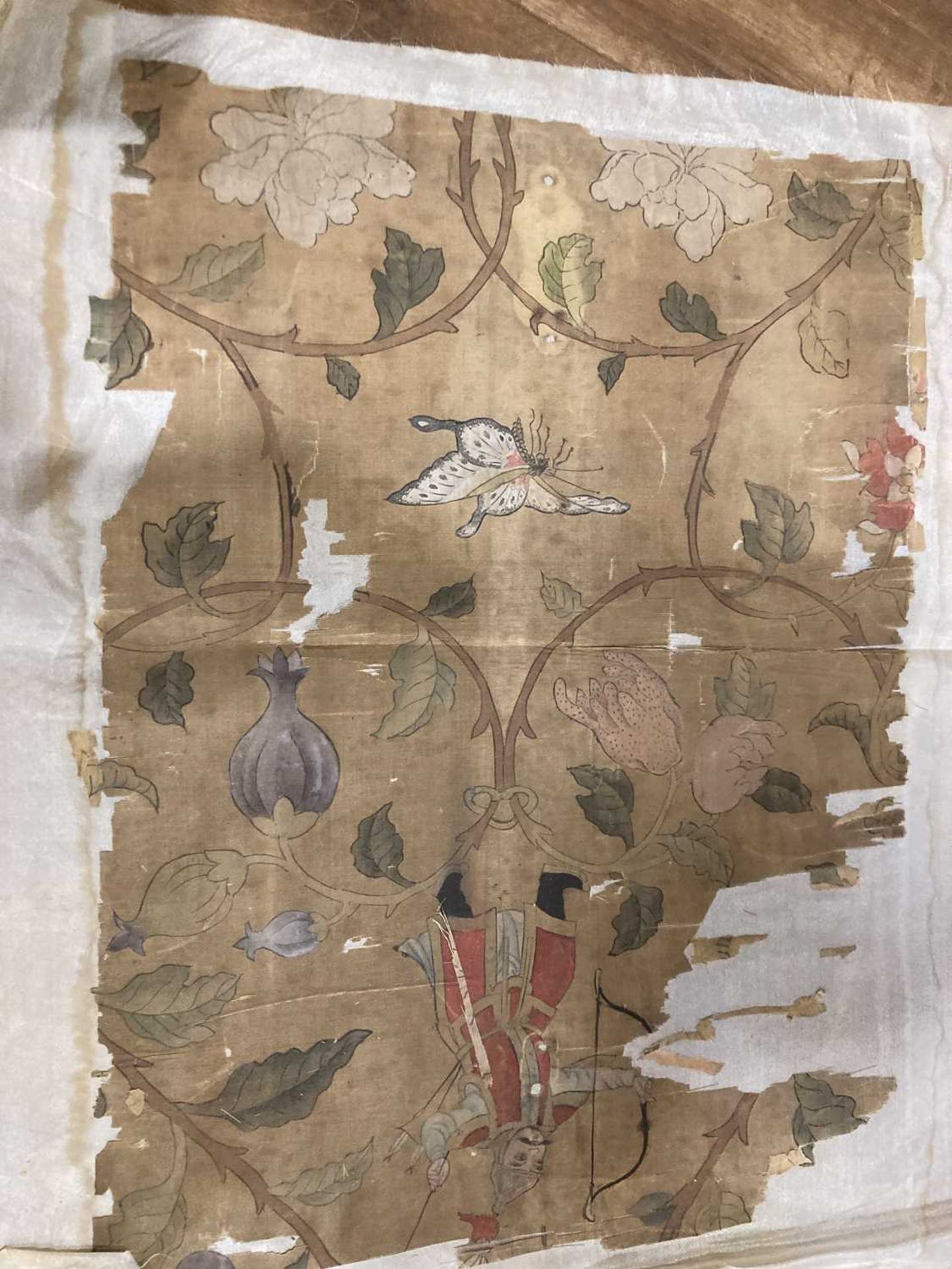 A Chinese painting on fabric depicting an exotic bird resting upon a branch in full bloom, within - Bild 17 aus 18