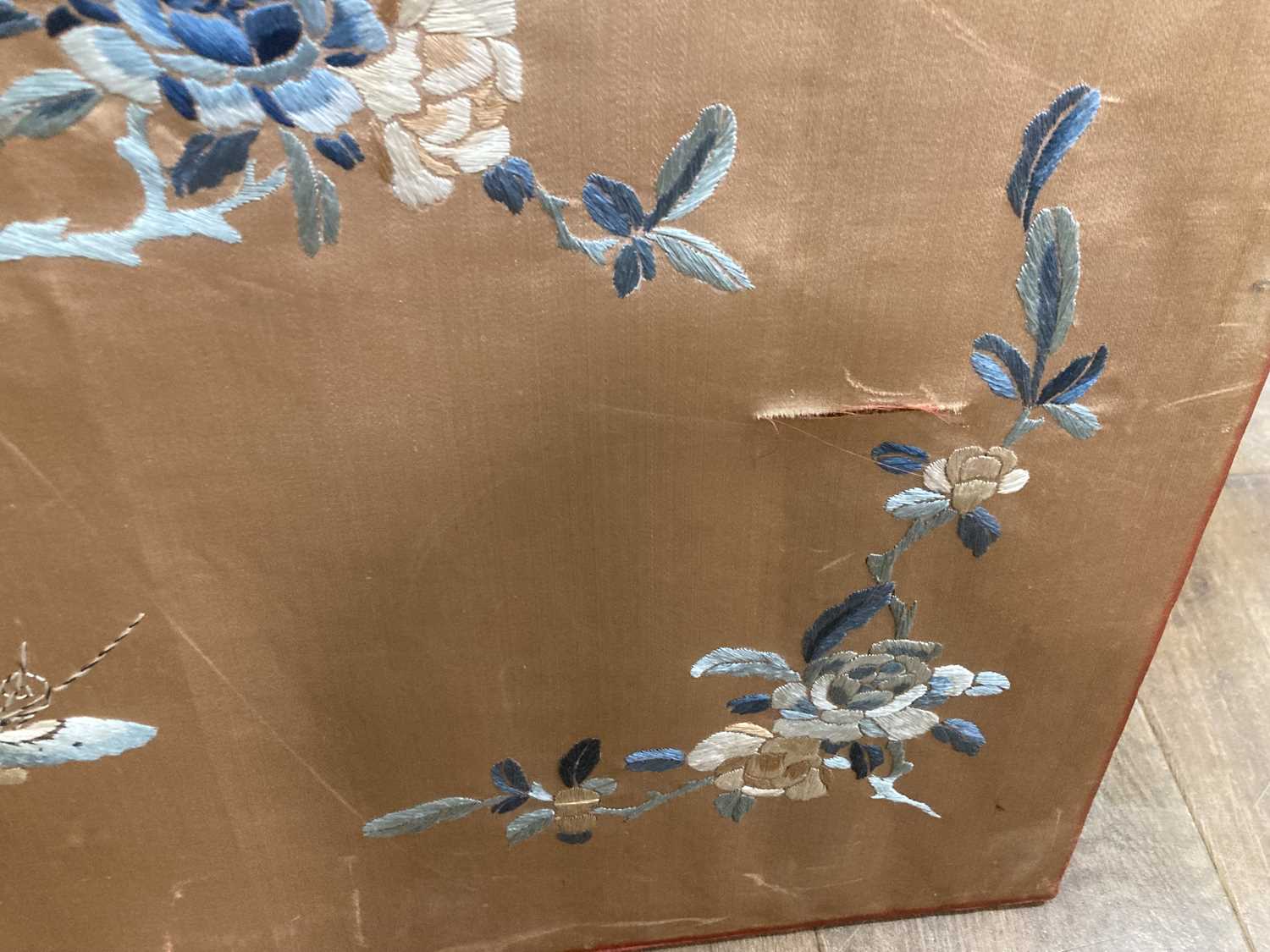 A Chinese silk panel embroidered with blossoms and butterflies, 94 x 34 cm, a machine made panel - Image 10 of 38