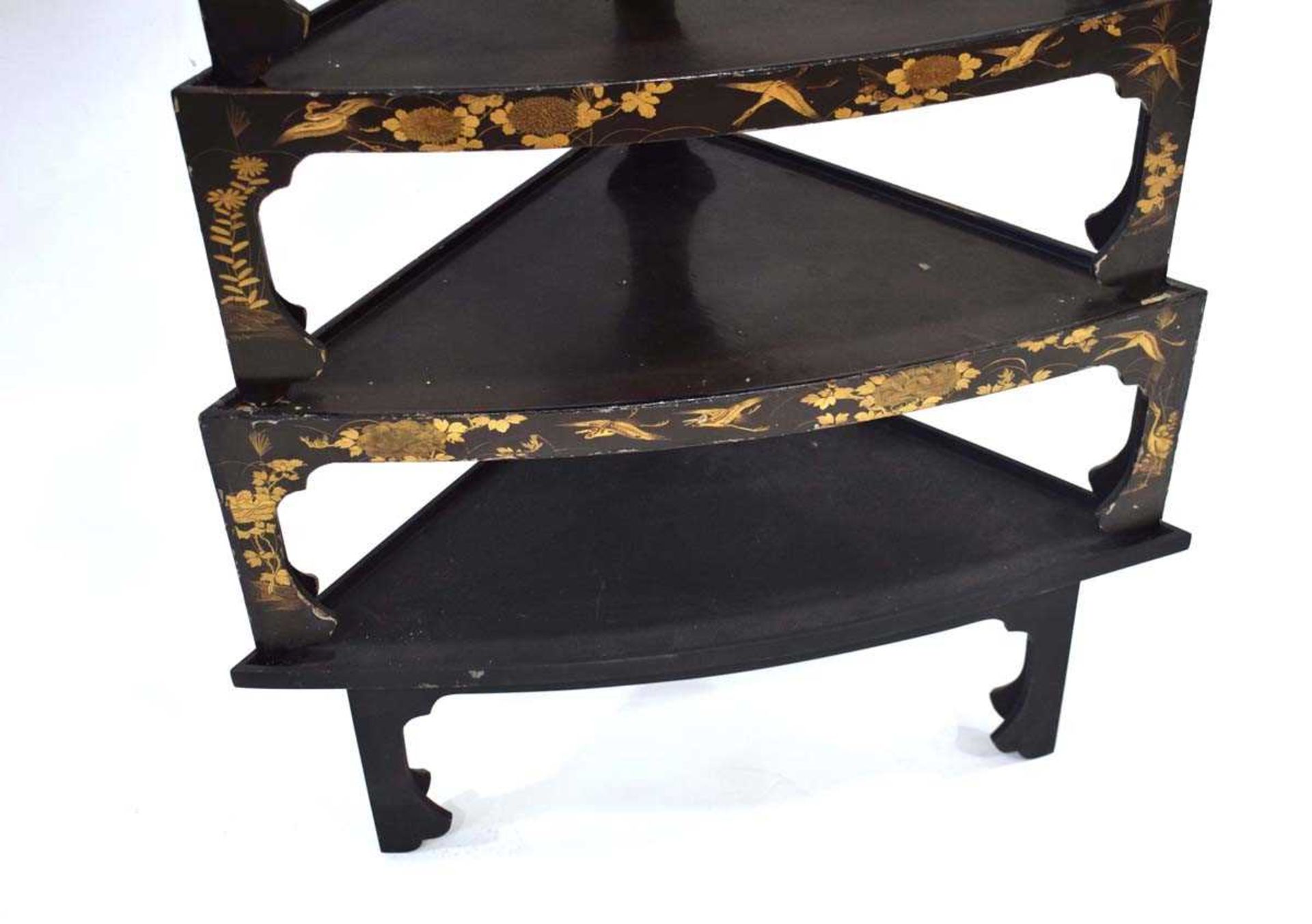A nest of five Japanese black lacquered corner stands of slightly bowed form, each gilt decorated - Image 5 of 6