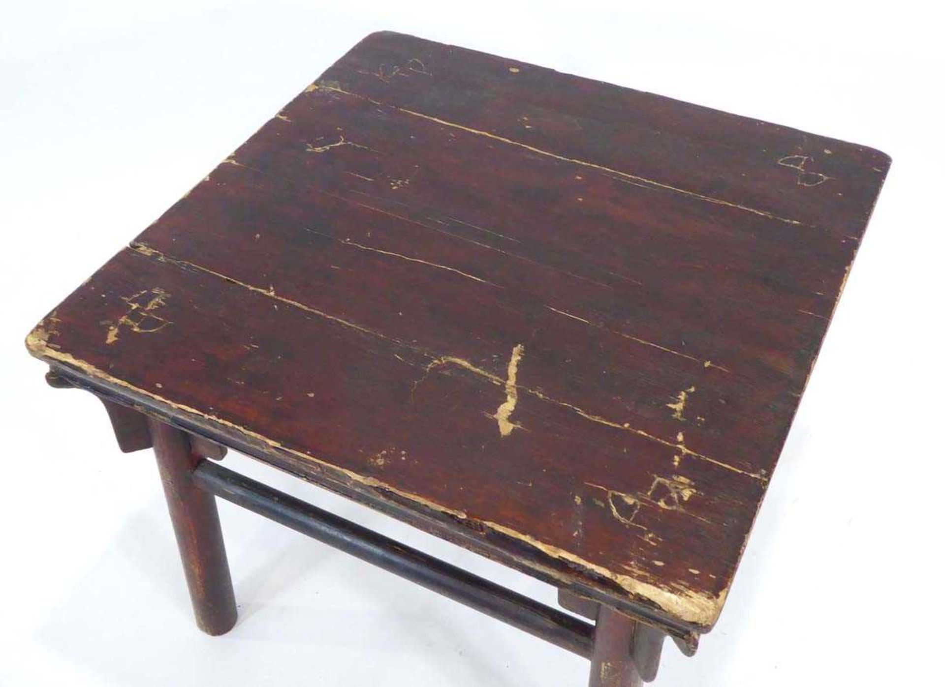 A Chinese red lacquered occasional table of square form, on circular legs joined by stretchers, 68 x - Bild 2 aus 4