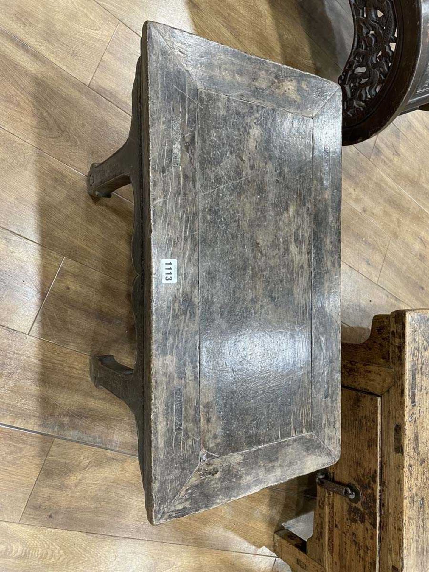 A Chinese low elm side table, the surface over a frieze on four shaped legs, 64 x 35 x 31 cm, - Bild 2 aus 15
