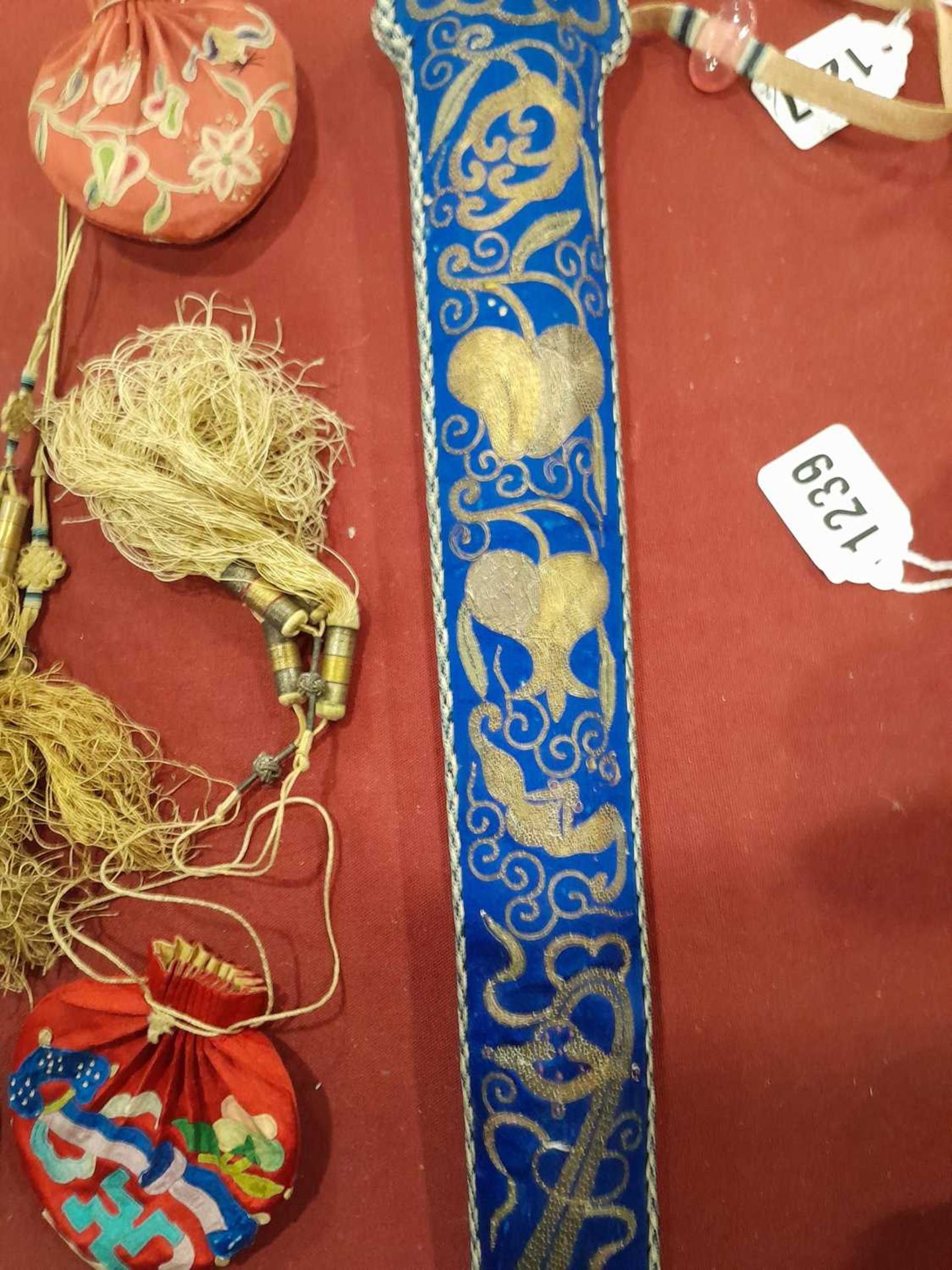 A Chinese embroidered blue/cream silk fan case, l. 33 cm, together with eleven further pouches and - Bild 13 aus 53
