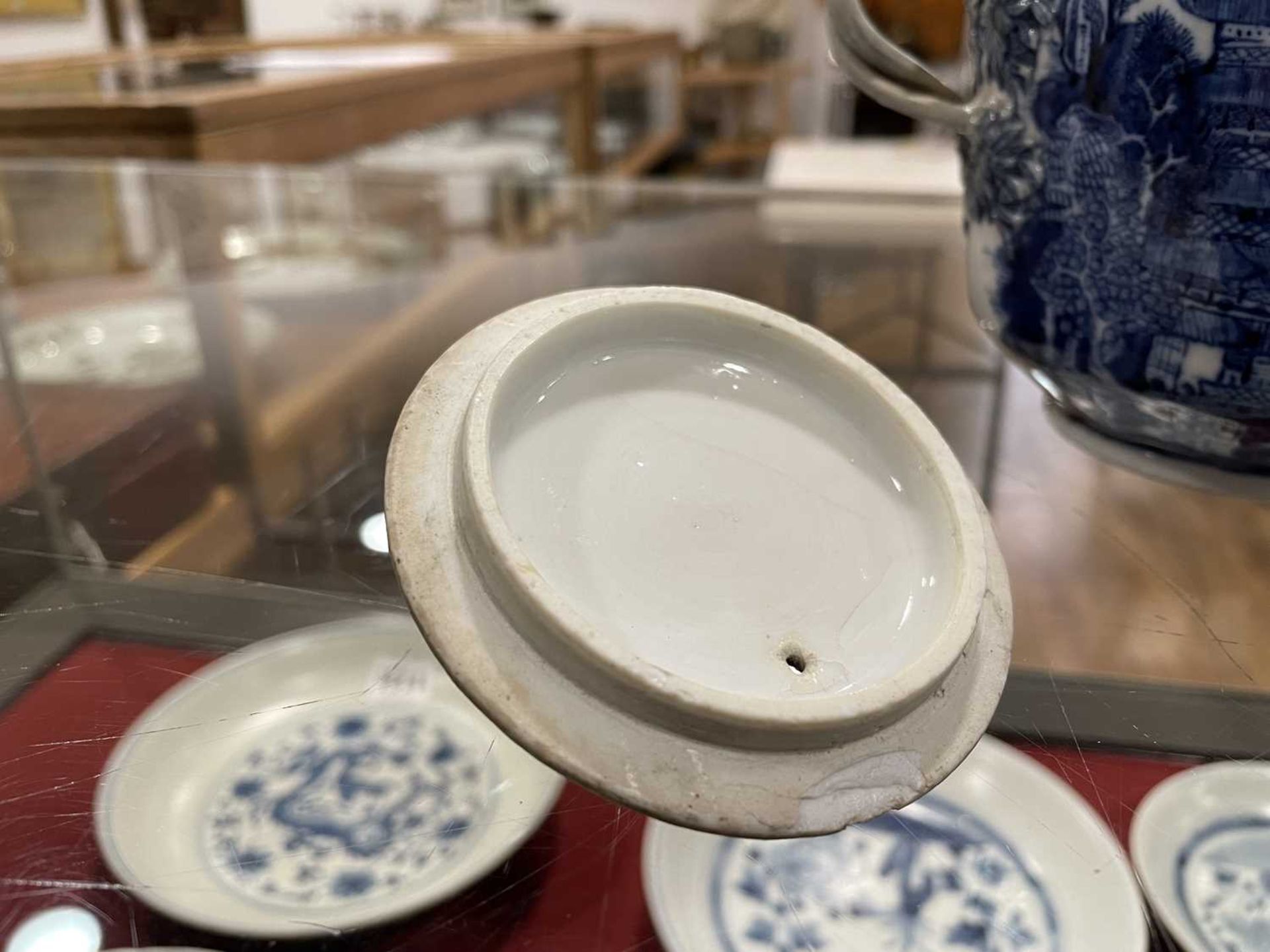 A mixed group of Chinese and other blue and white ceramics including beads, lidded vases, caddies - Image 52 of 82