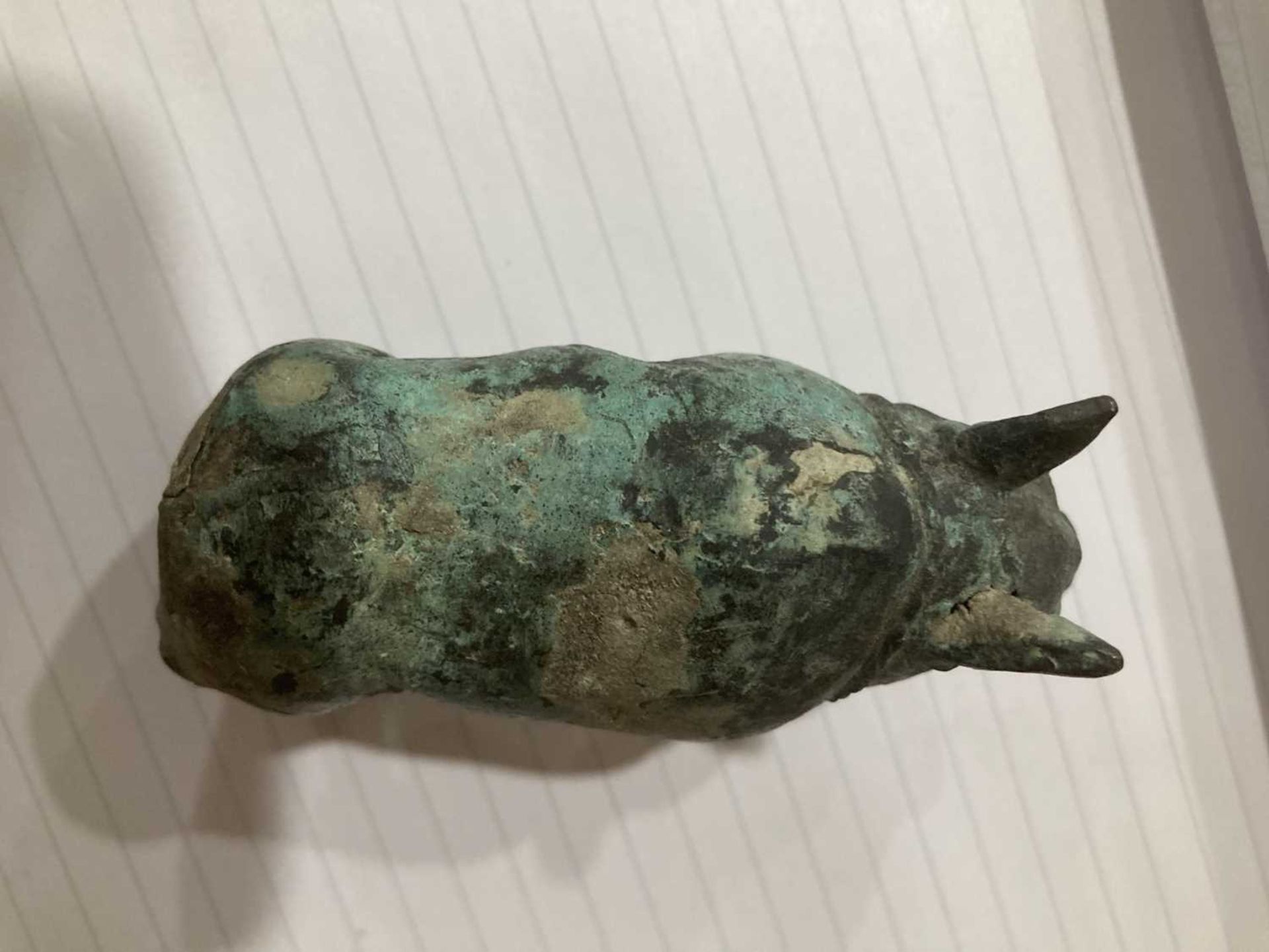 An archaic Chinese green patinated bronze figure modelled as a horse, h. 8 cm and a further group of - Bild 7 aus 19