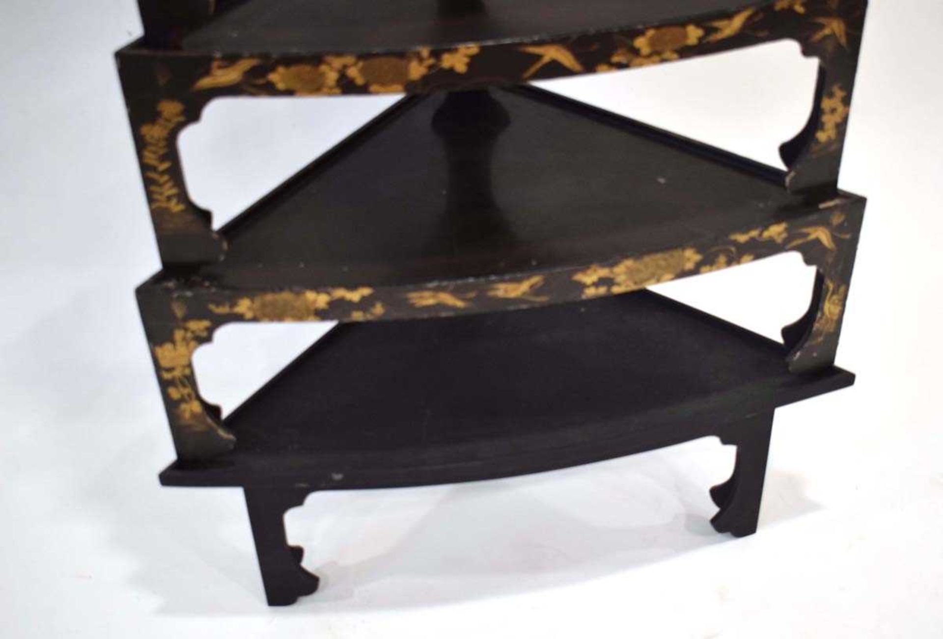 A nest of five Japanese black lacquered corner stands of slightly bowed form, each gilt decorated - Image 4 of 6