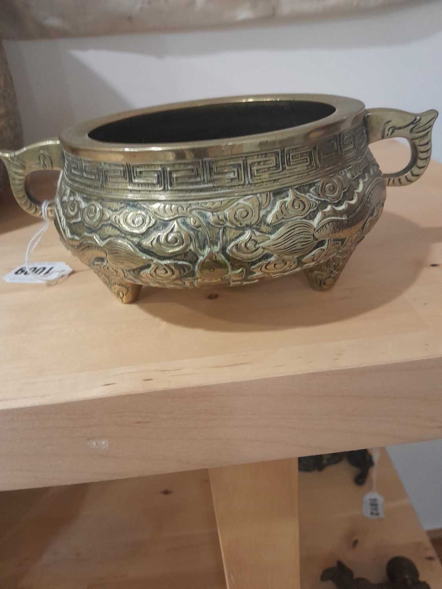 A 19th century Chinese bronze two handled censer relief decorated with stylised dragons on three - Bild 14 aus 15