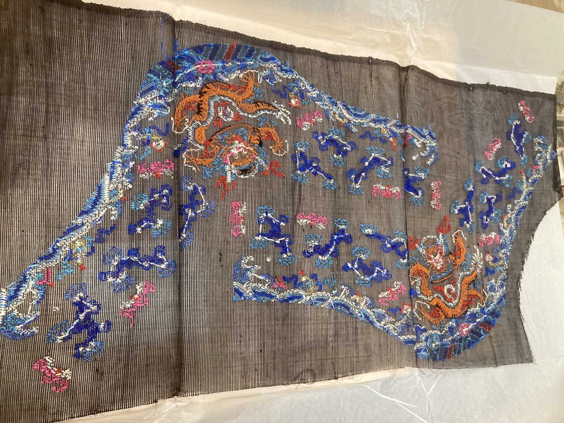 A Chinese silk panel embroidered with blossoms and butterflies, 94 x 34 cm, a machine made panel - Image 13 of 38