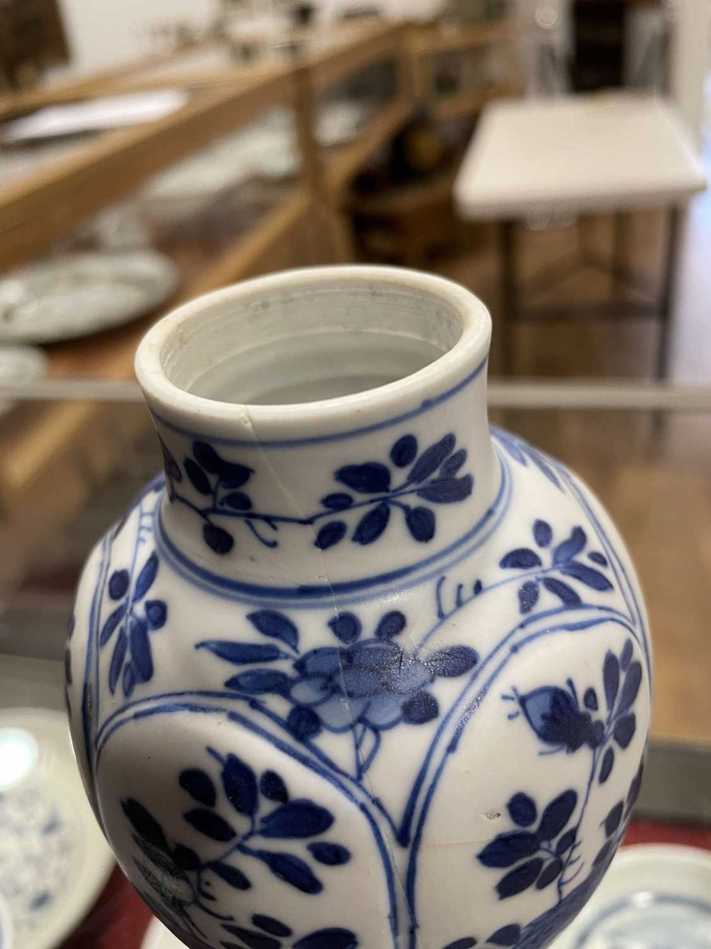 A mixed group of Chinese and other blue and white ceramics including beads, lidded vases, caddies - Image 37 of 82