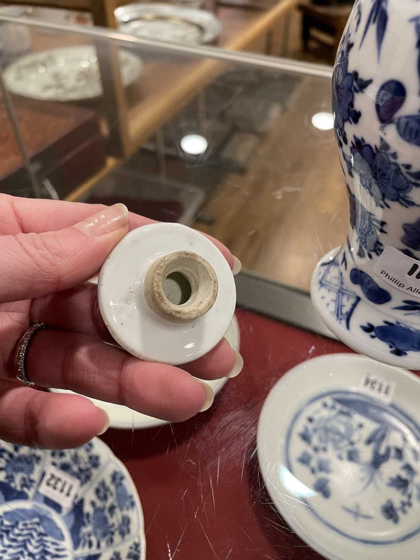 A mixed group of Chinese and other blue and white ceramics including beads, lidded vases, caddies - Image 80 of 82