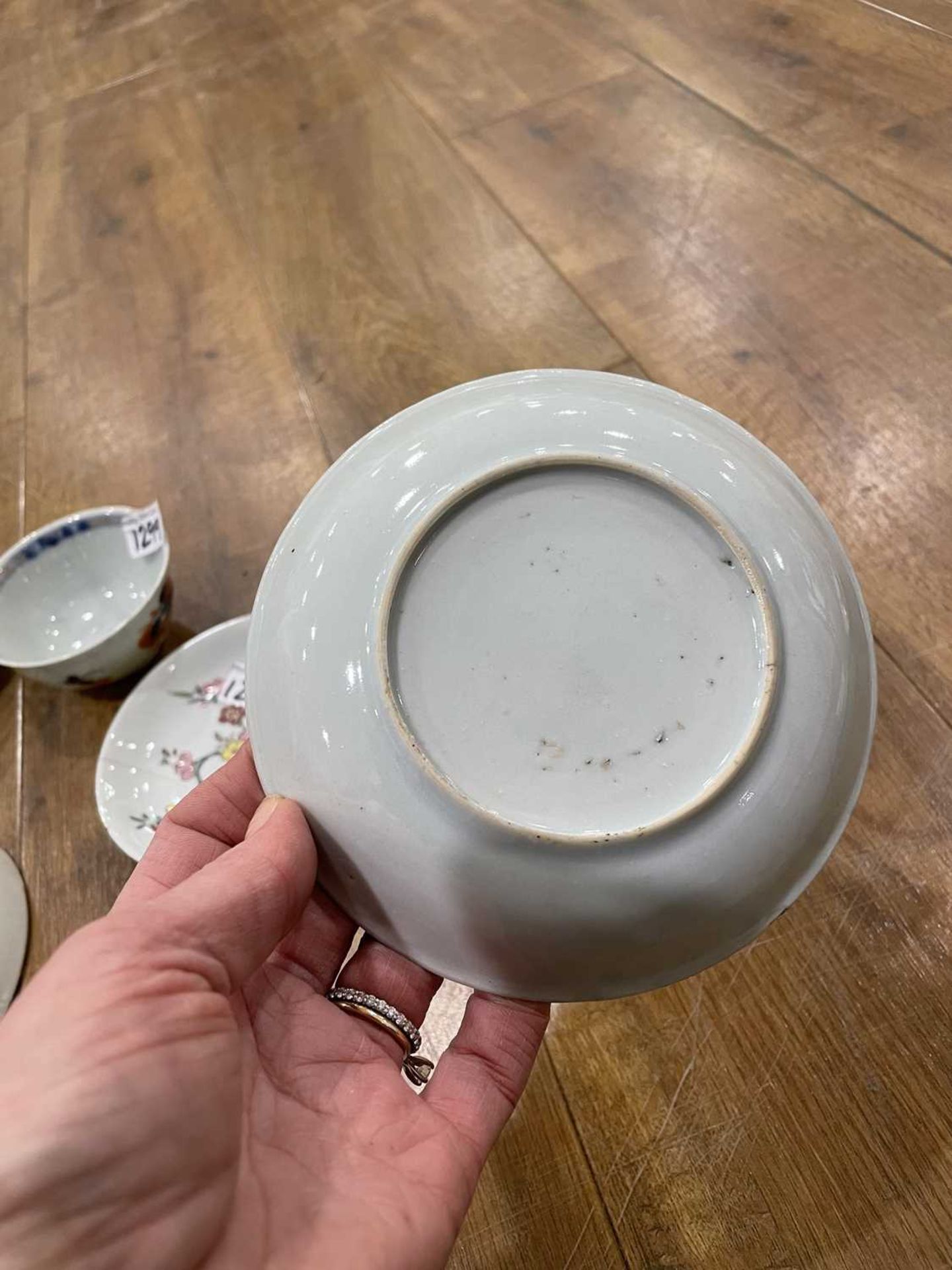 Twelve matching Chinese and other tea bowls, cups and saucers, each decorated in a different - Image 102 of 114