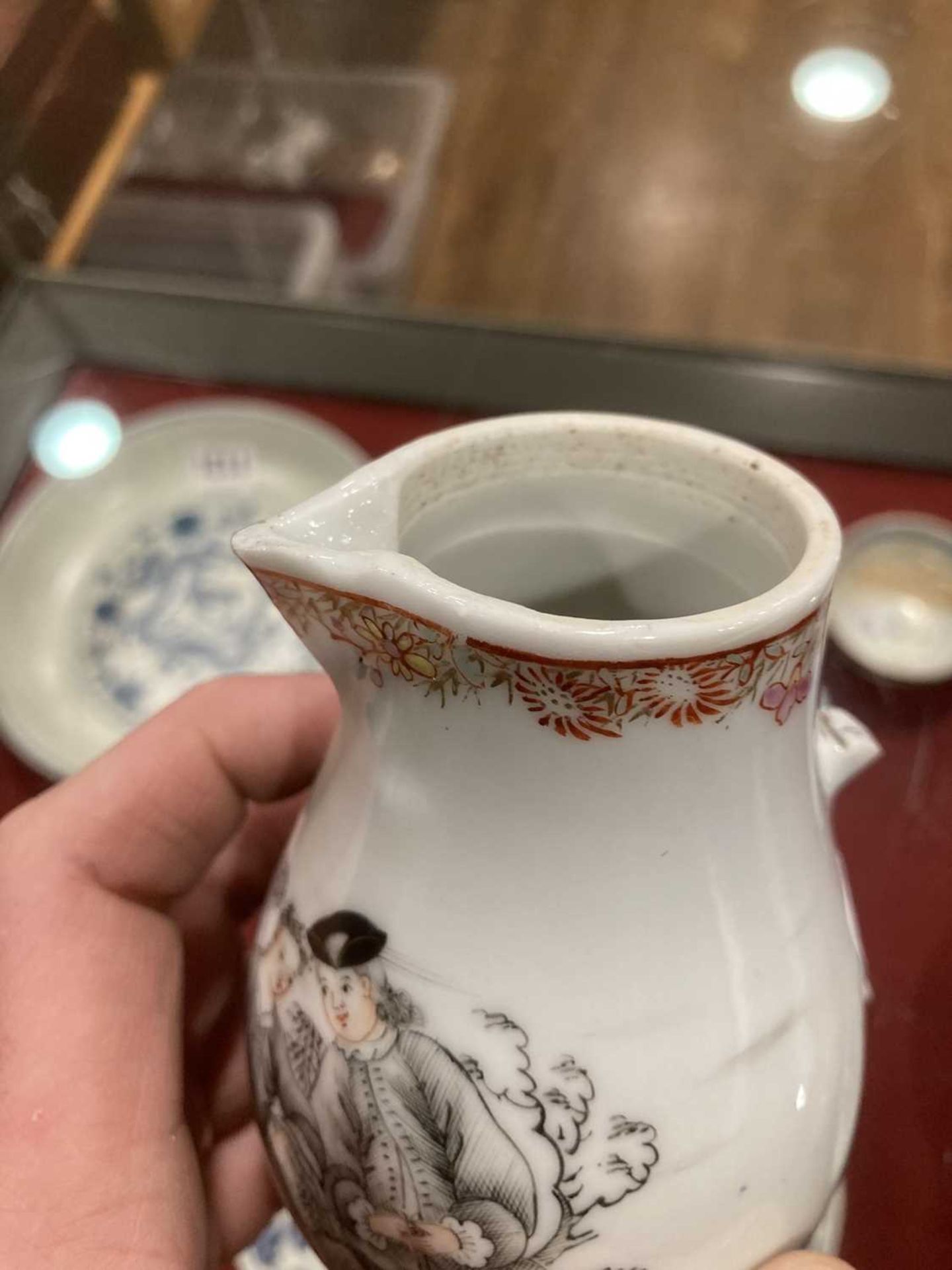 Eleven items of Chinese en-grisaille decorated porcelain including a tea bowl and matching saucer, - Image 20 of 31