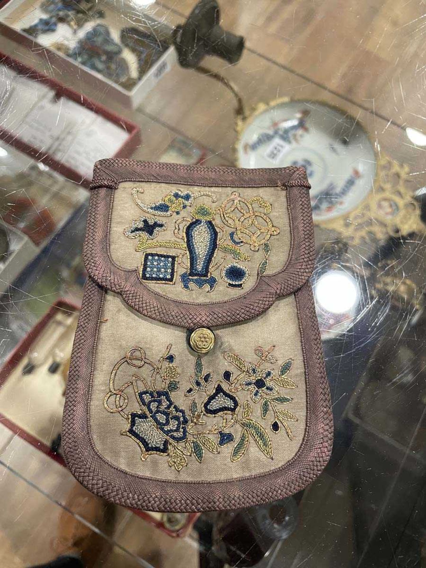 A Chinese embroidered blue/cream silk fan case, l. 33 cm, together with eleven further pouches and - Bild 26 aus 53