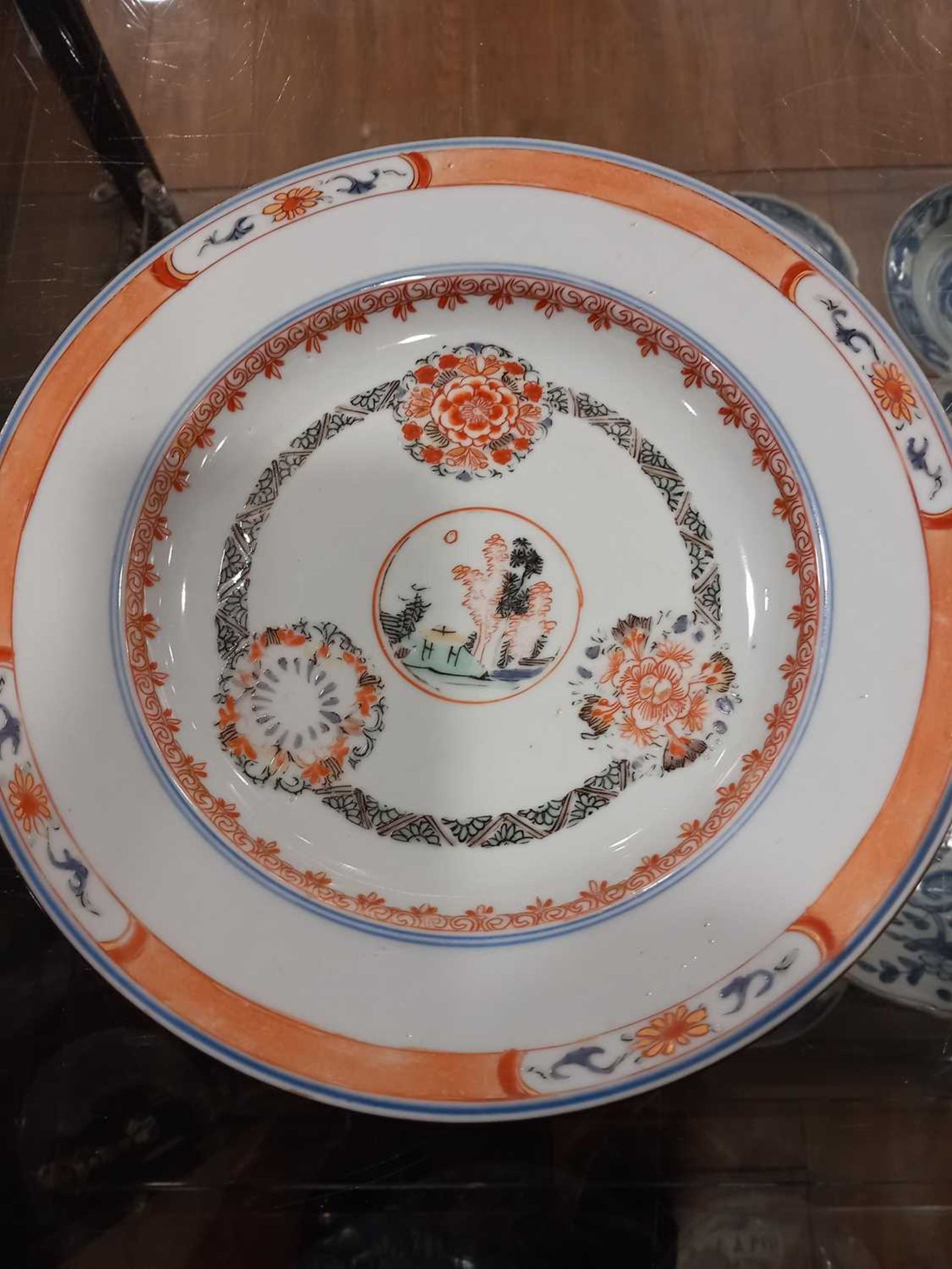 A Cantonese shallow dish all over decorated in coloured enamels with Pekingese dogs, d. 23.5 cm, - Bild 13 aus 41