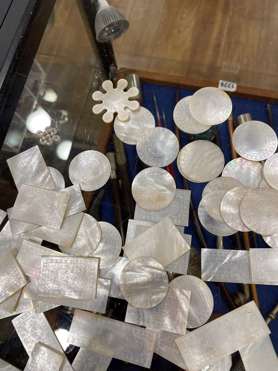 A group of Chinese mother of pearl gaming counters of rectangular and round form (approx. 100) *from - Image 11 of 11