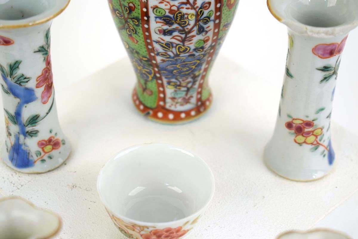 An 18th/19th century miniature Chinese two handled clobbered vase, h. 16.5 cm, together with eight - Image 2 of 34