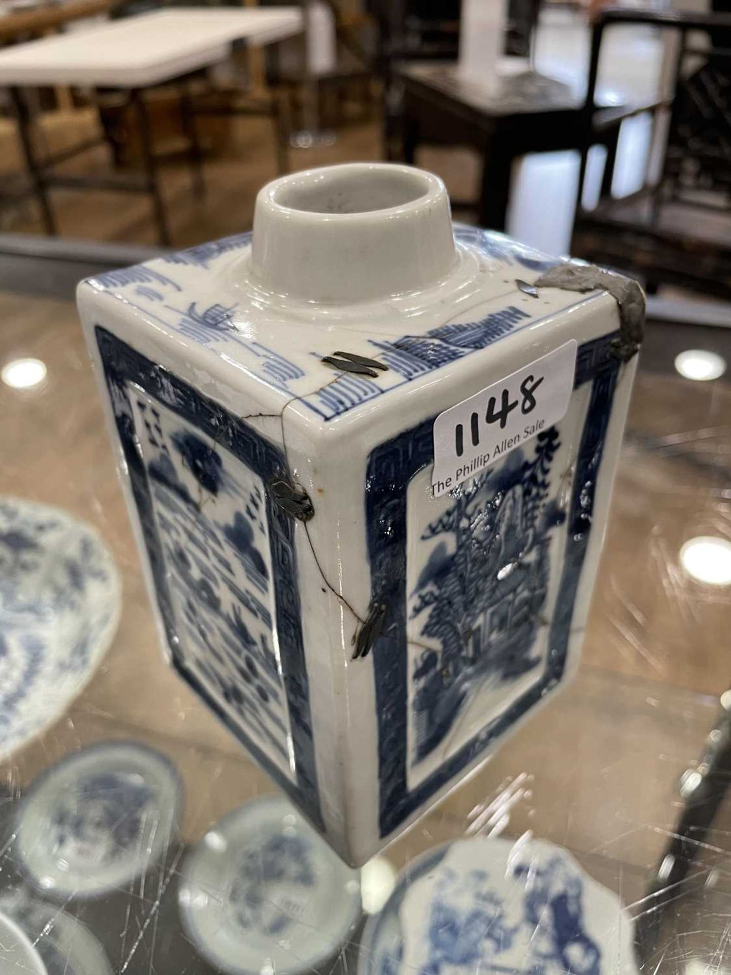 A mixed group of Chinese and other blue and white ceramics including beads, lidded vases, caddies - Image 23 of 82