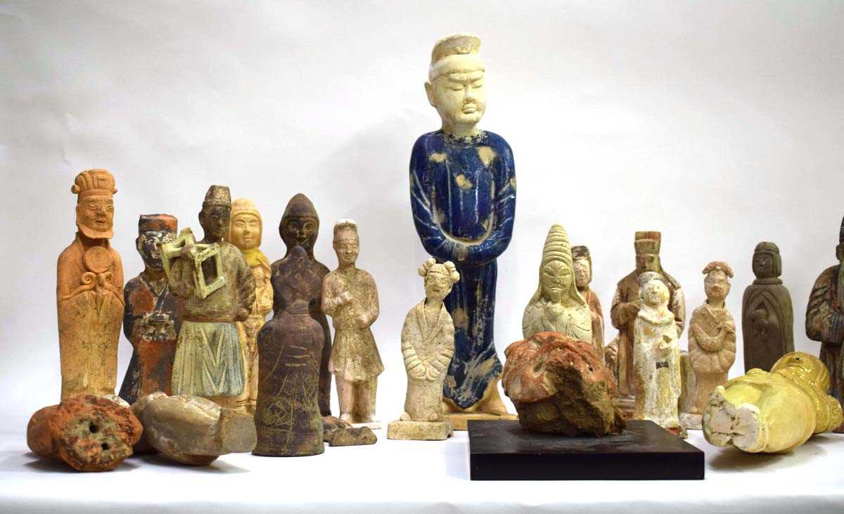 Twenty-three Chinese pottery tomb and other figures of varying sizes, including a mounted mask, l. - Image 2 of 36